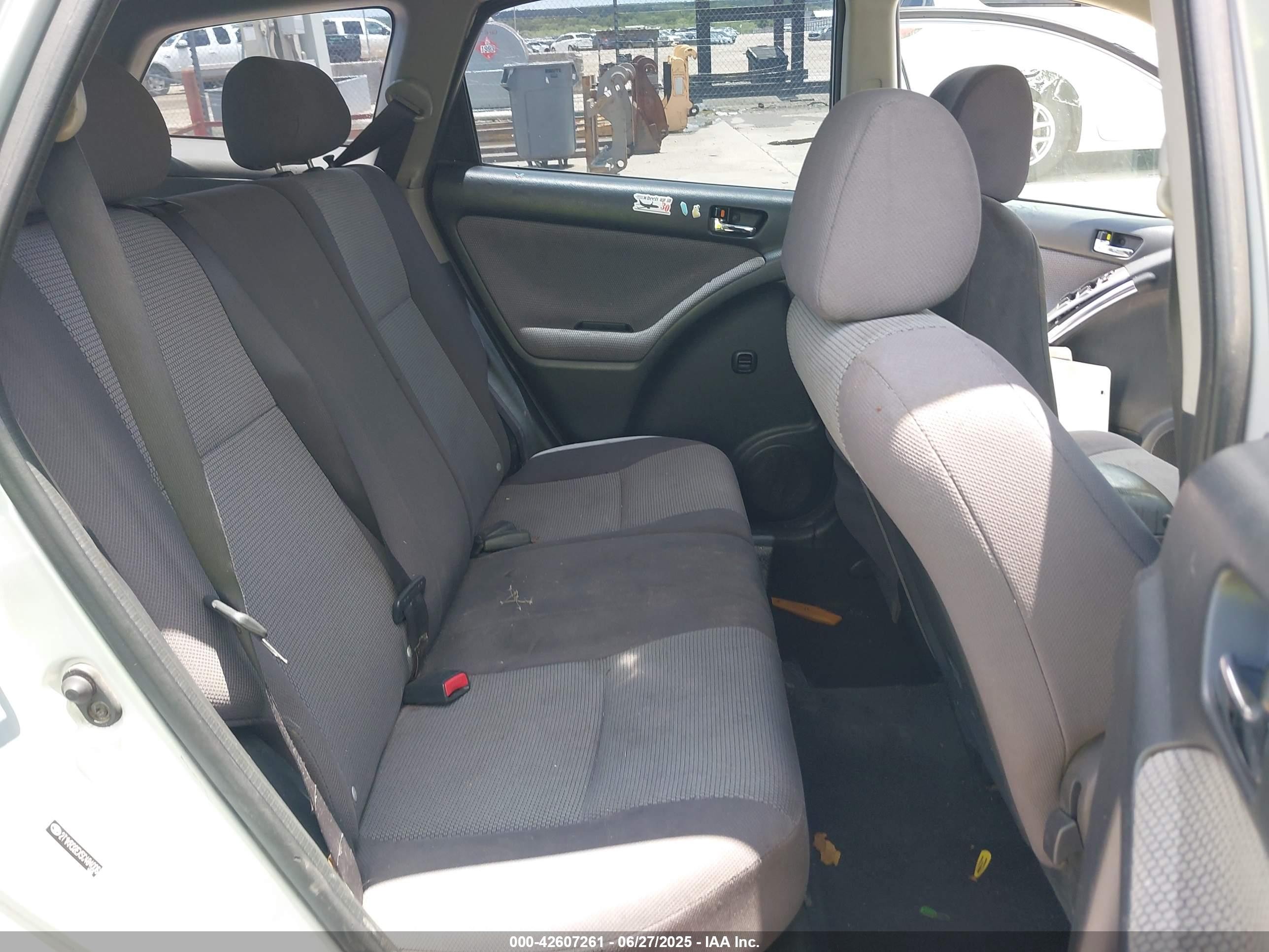 2005 Toyota Matrix Xr Silver vin: 2T1KR32EX5C484006