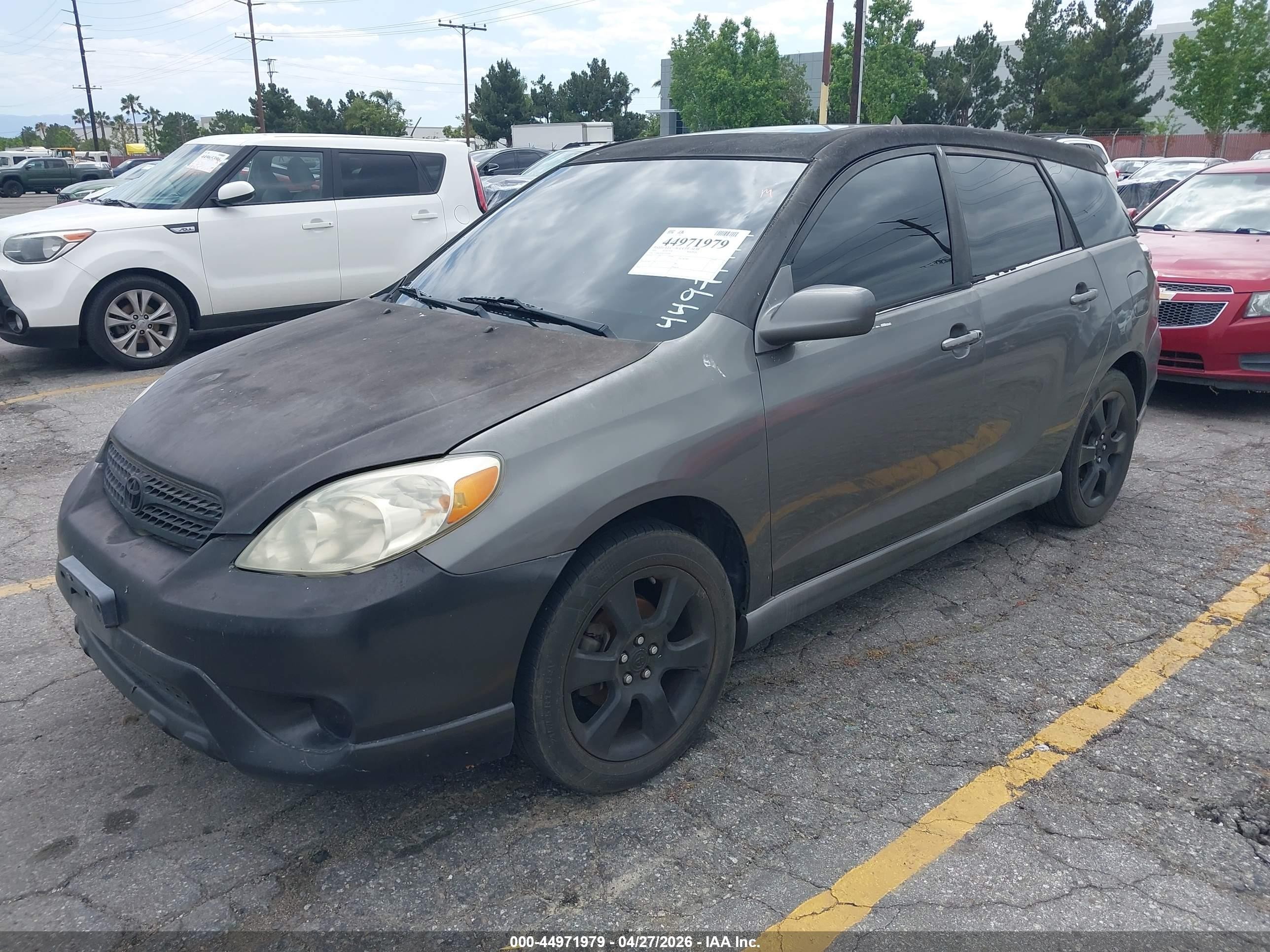 2005 Toyota Matrix Xr Brown vin: 2T1KR32EX5C501600