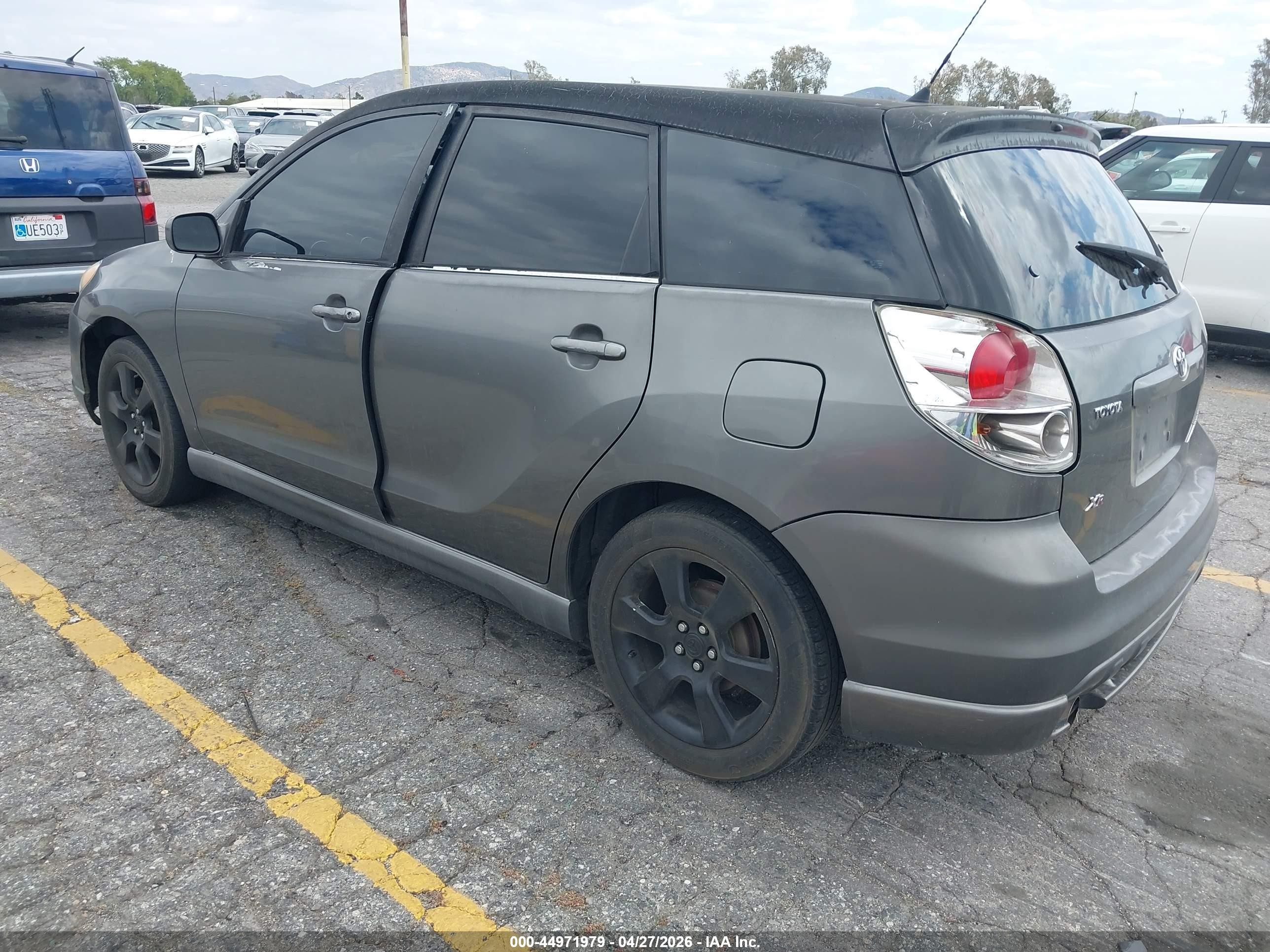 2005 Toyota Matrix Xr Brown vin: 2T1KR32EX5C501600