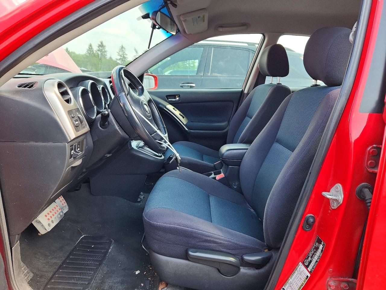 2007 Toyota Corolla Matrix Xr Red vin: 2T1KR32EX7C626261