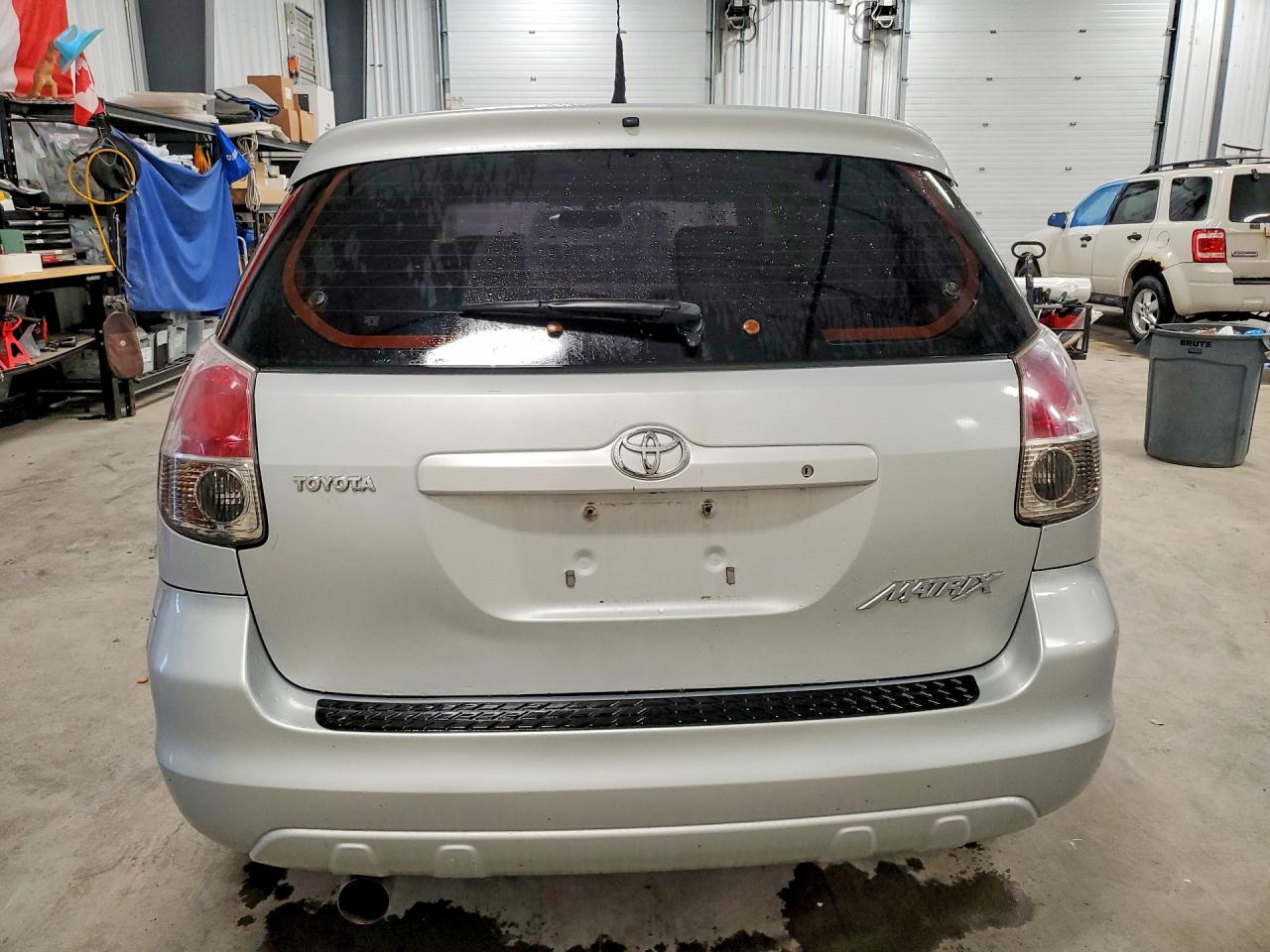 2007 Toyota Corolla Matrix Xr Silver vin: 2T1KR32EX7C683219