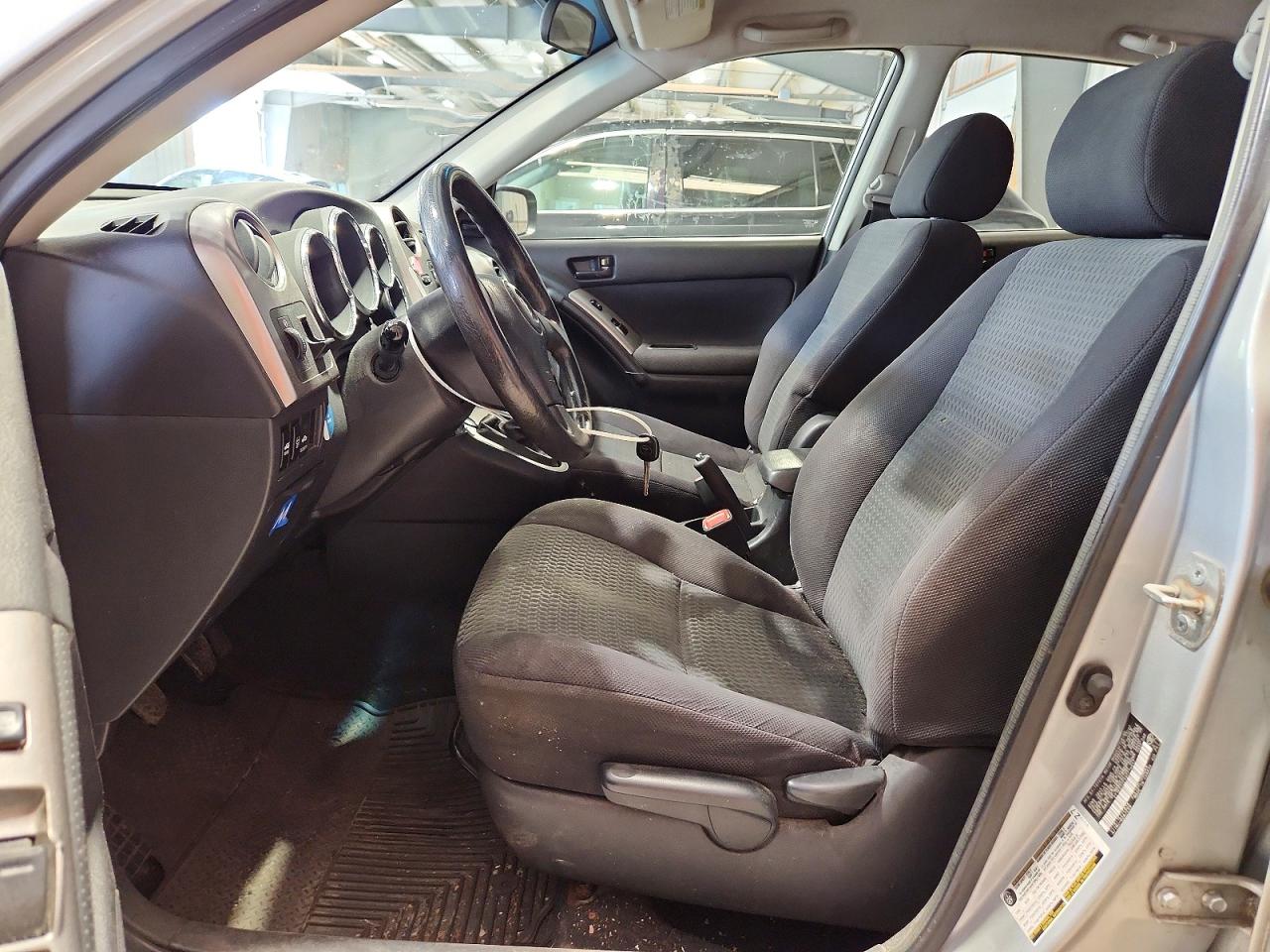 2008 Toyota Matrix Base Silver vin: 2T1KR32EX8C714647