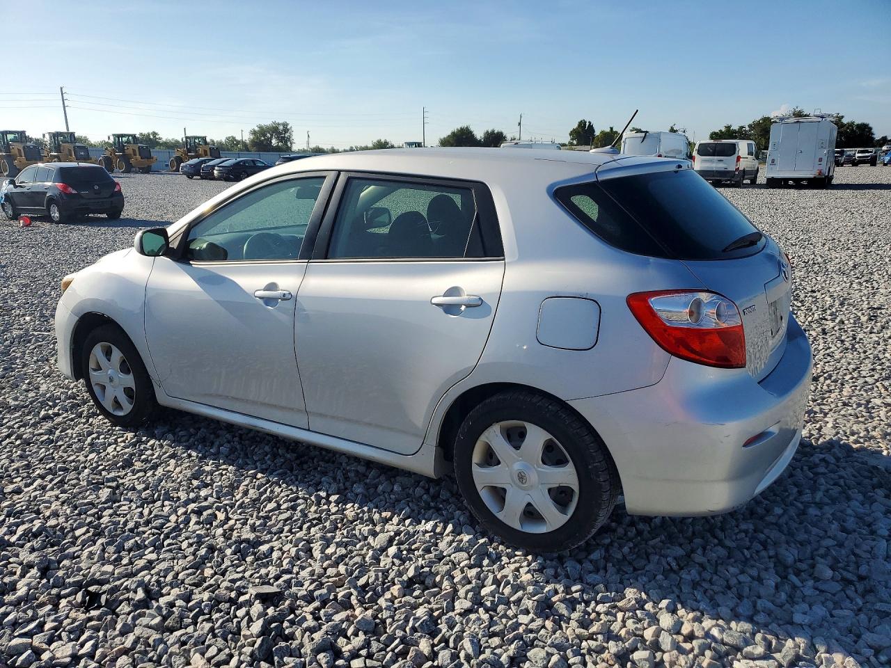 2009 Toyota Matrix Base Silver vin: 2T1KU40E09C007775