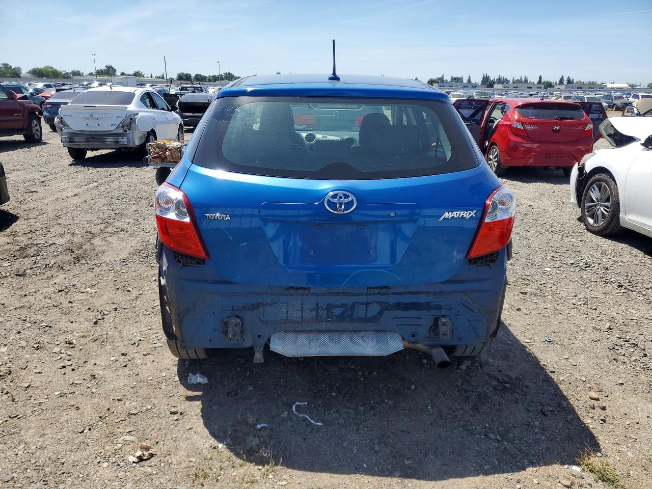 2009 Toyota Matrix Base Blue vin: 2T1KU40E09C013043