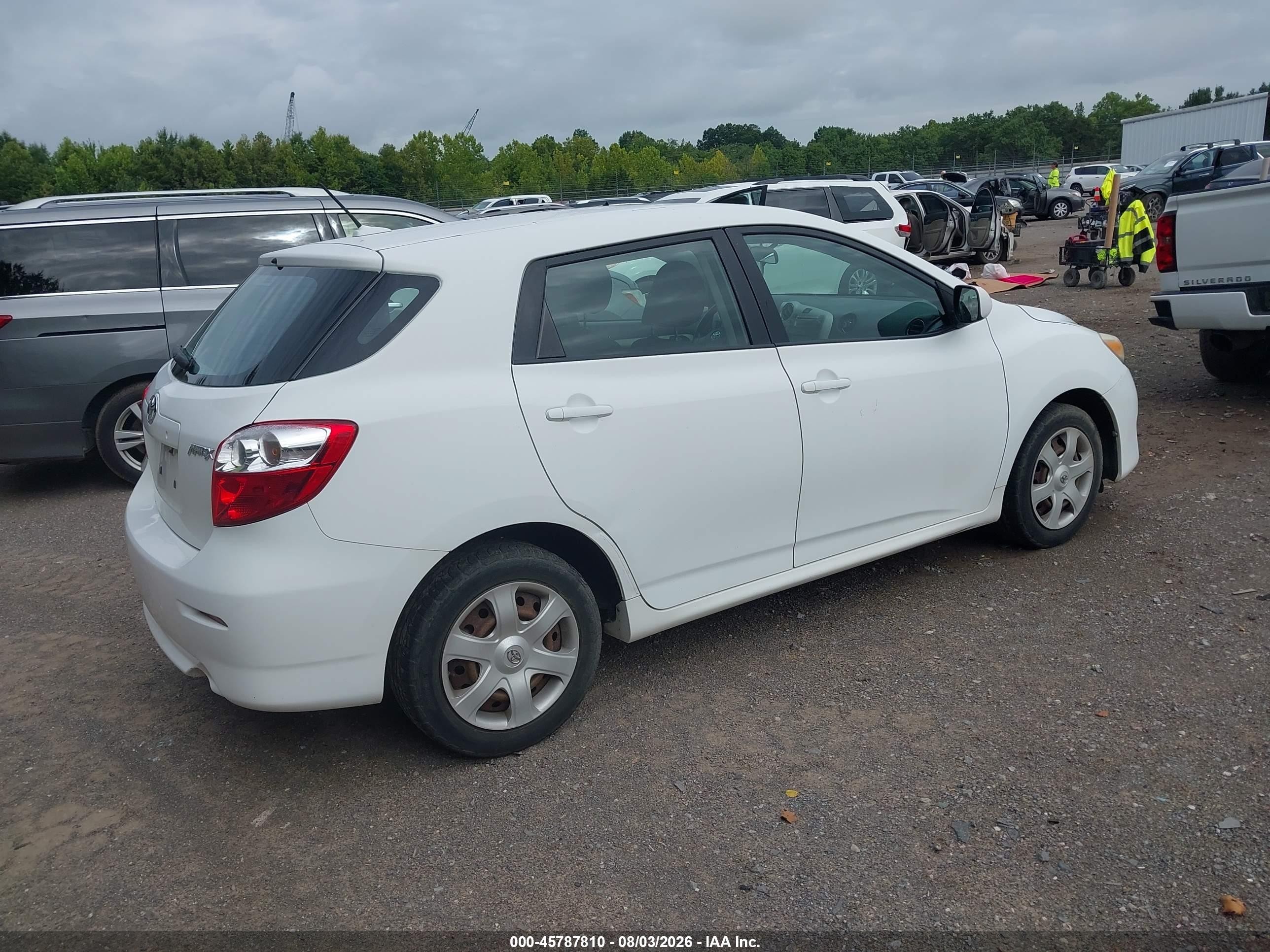 2009 Toyota Matrix   White vin: 2T1KU40E09C047113