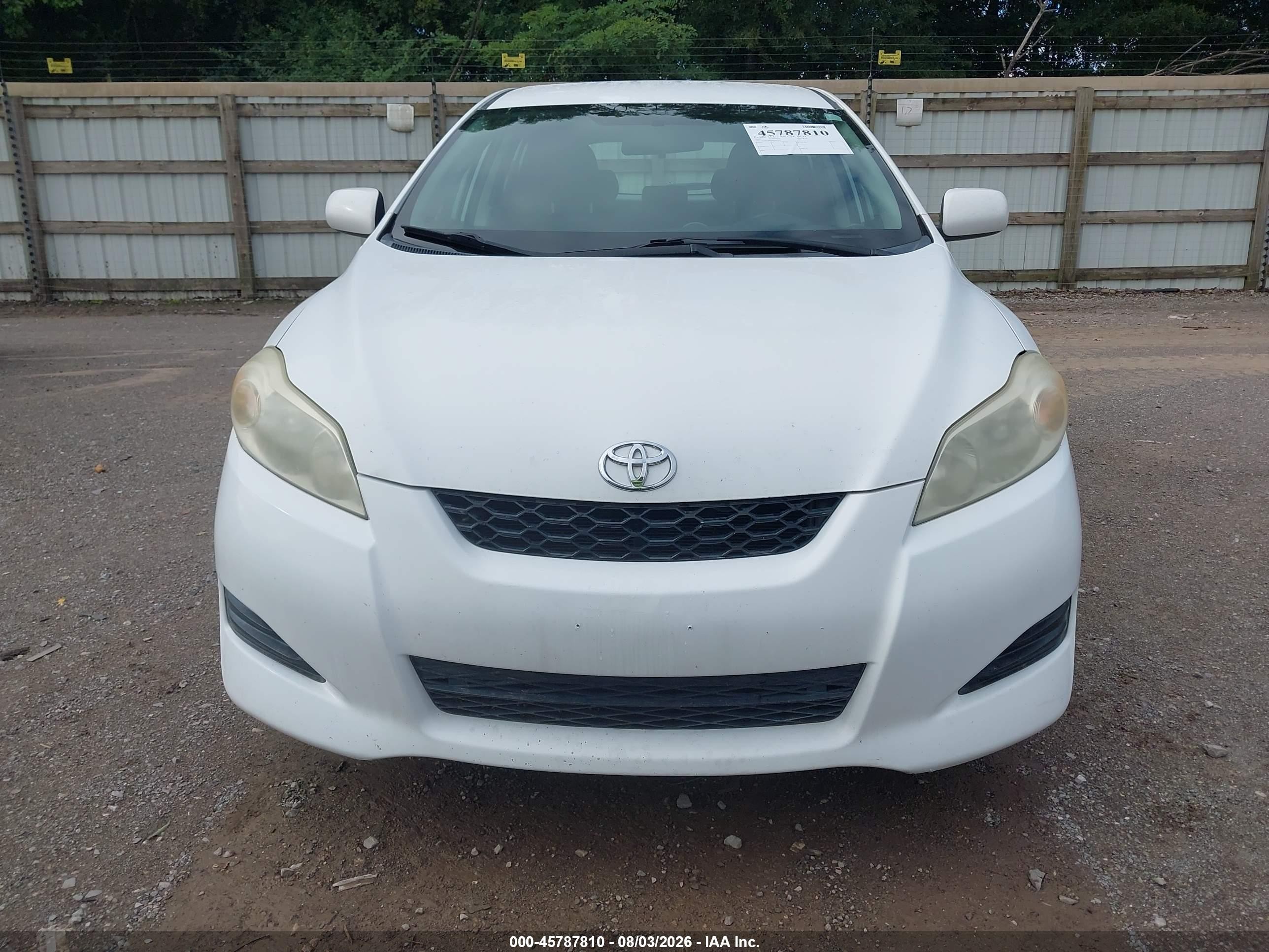 2009 Toyota Matrix   White vin: 2T1KU40E09C047113