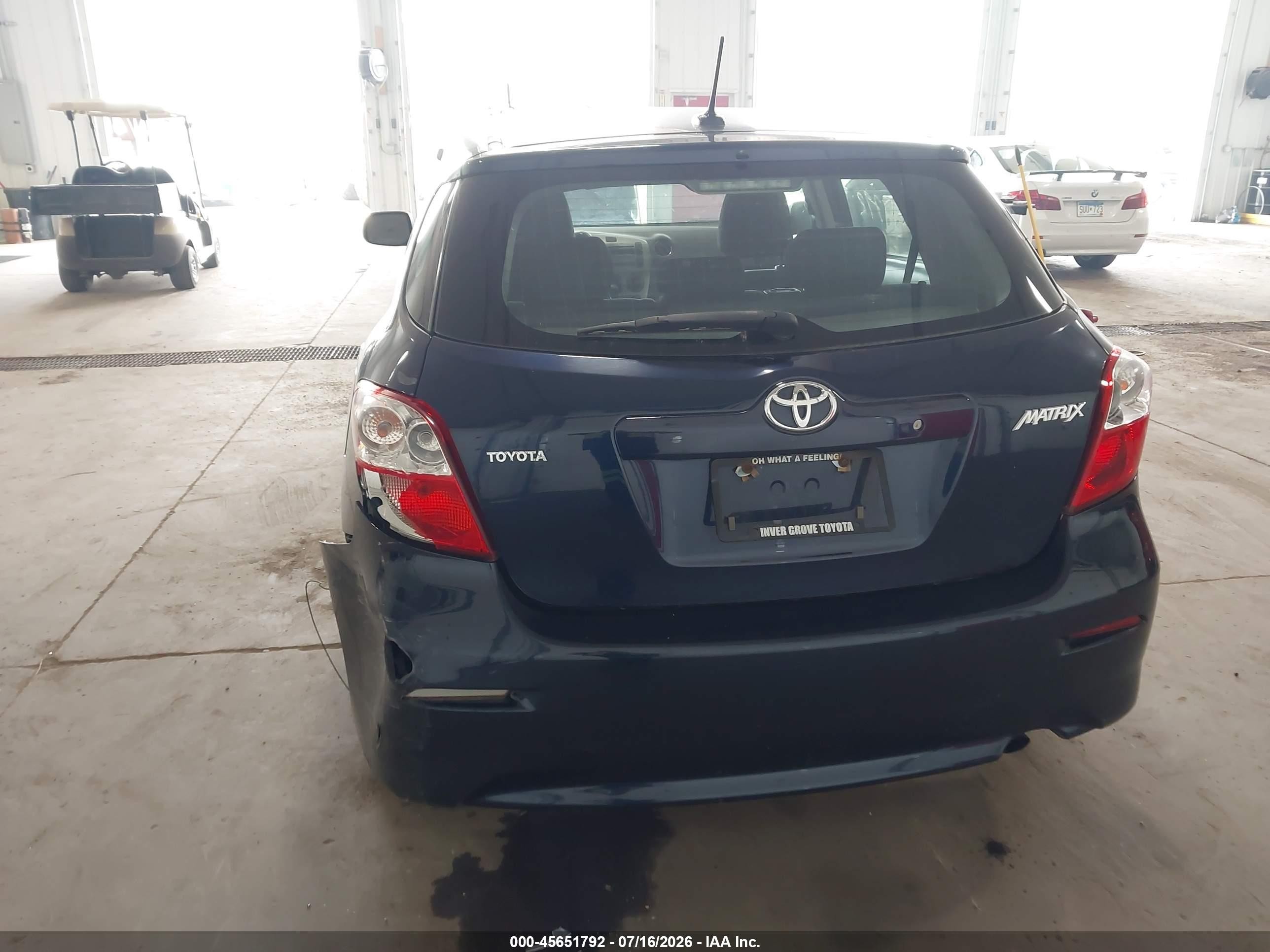 2009 Toyota Matrix   Blue vin: 2T1KU40E09C087126