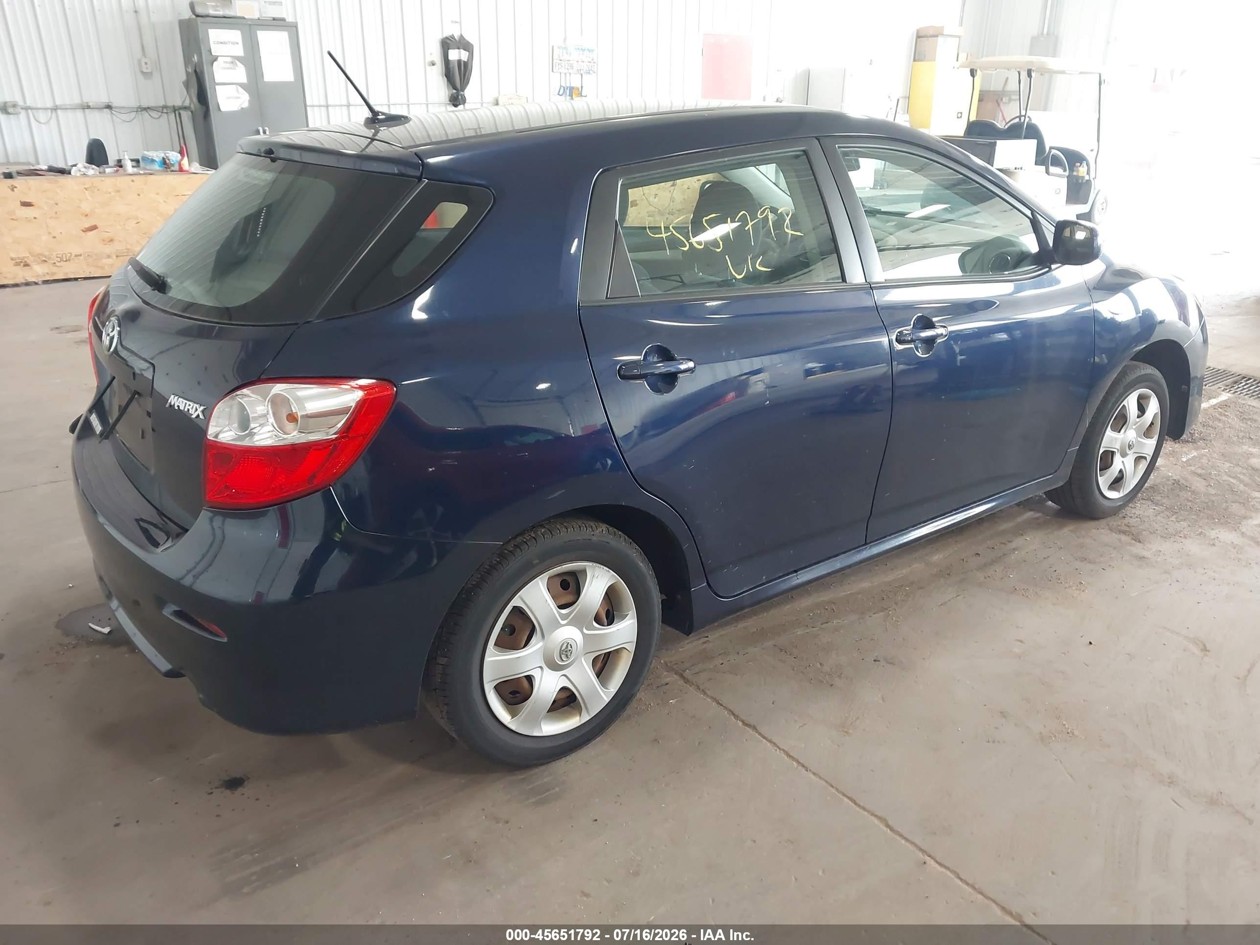 2009 Toyota Matrix   Blue vin: 2T1KU40E09C087126