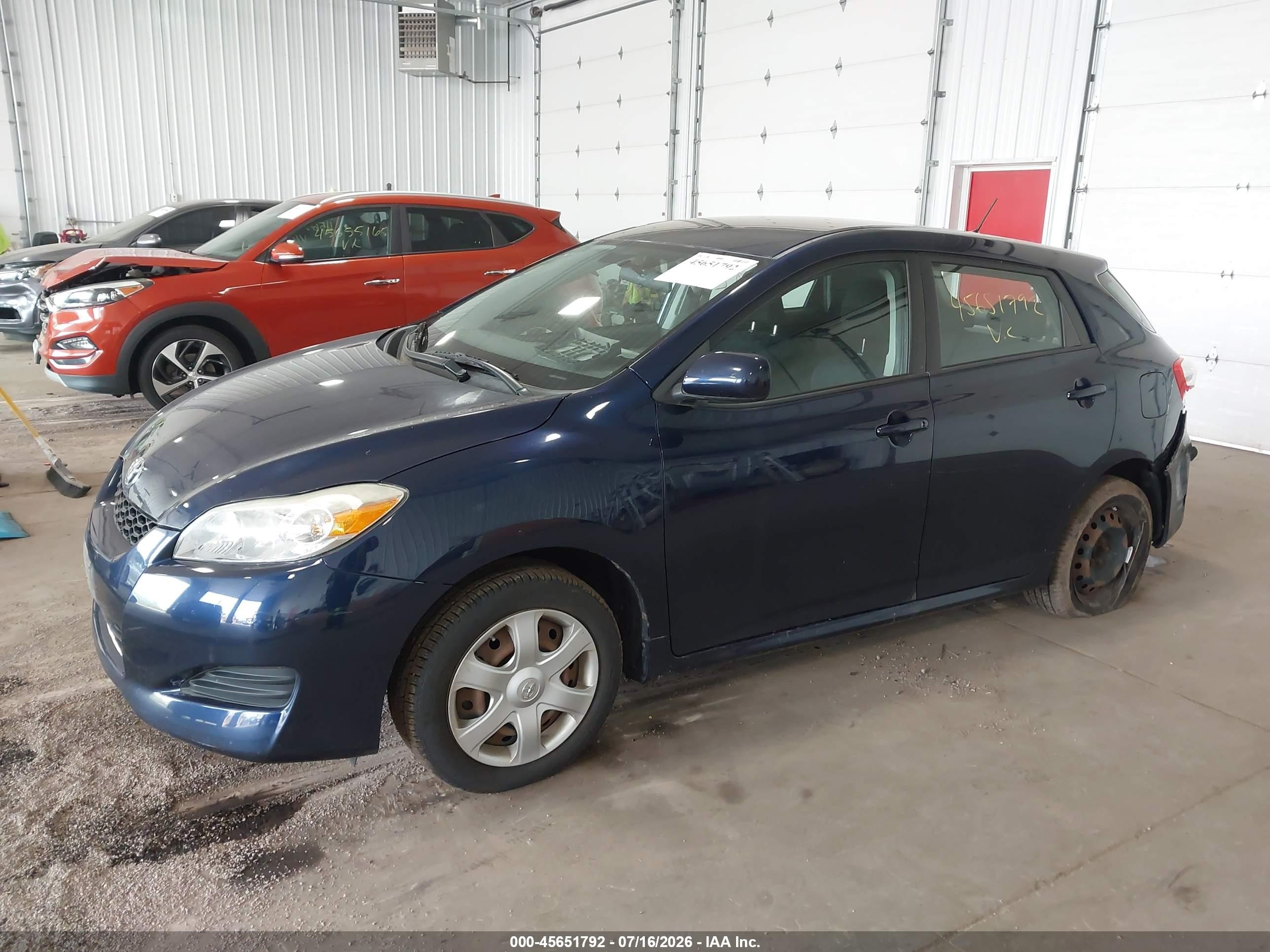 2009 Toyota Matrix   Blue vin: 2T1KU40E09C087126