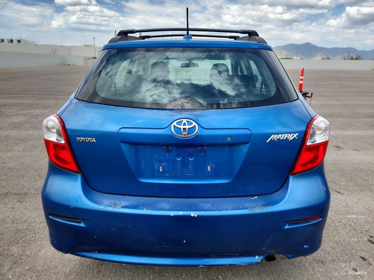 2009 Toyota Matrix Base Синий vin: 2T1KU40E19C022608