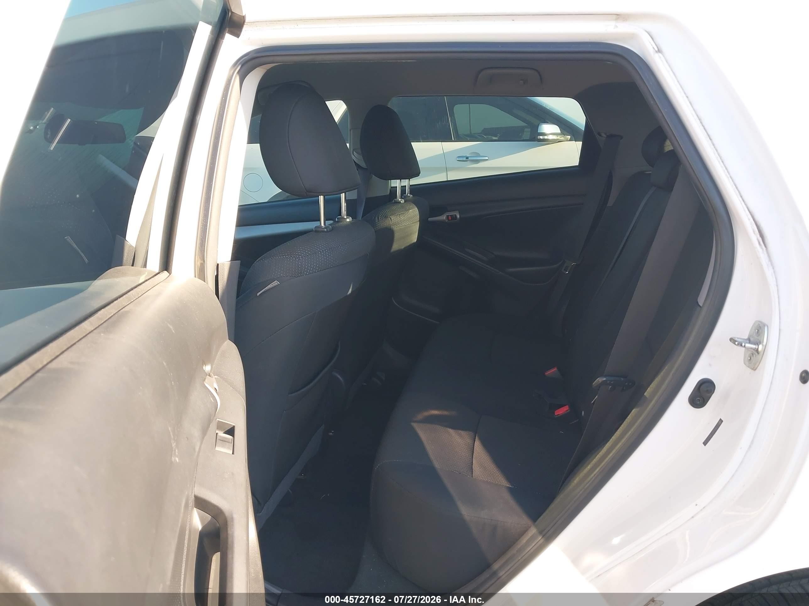 2009 Toyota Matrix   White vin: 2T1KU40E19C037691