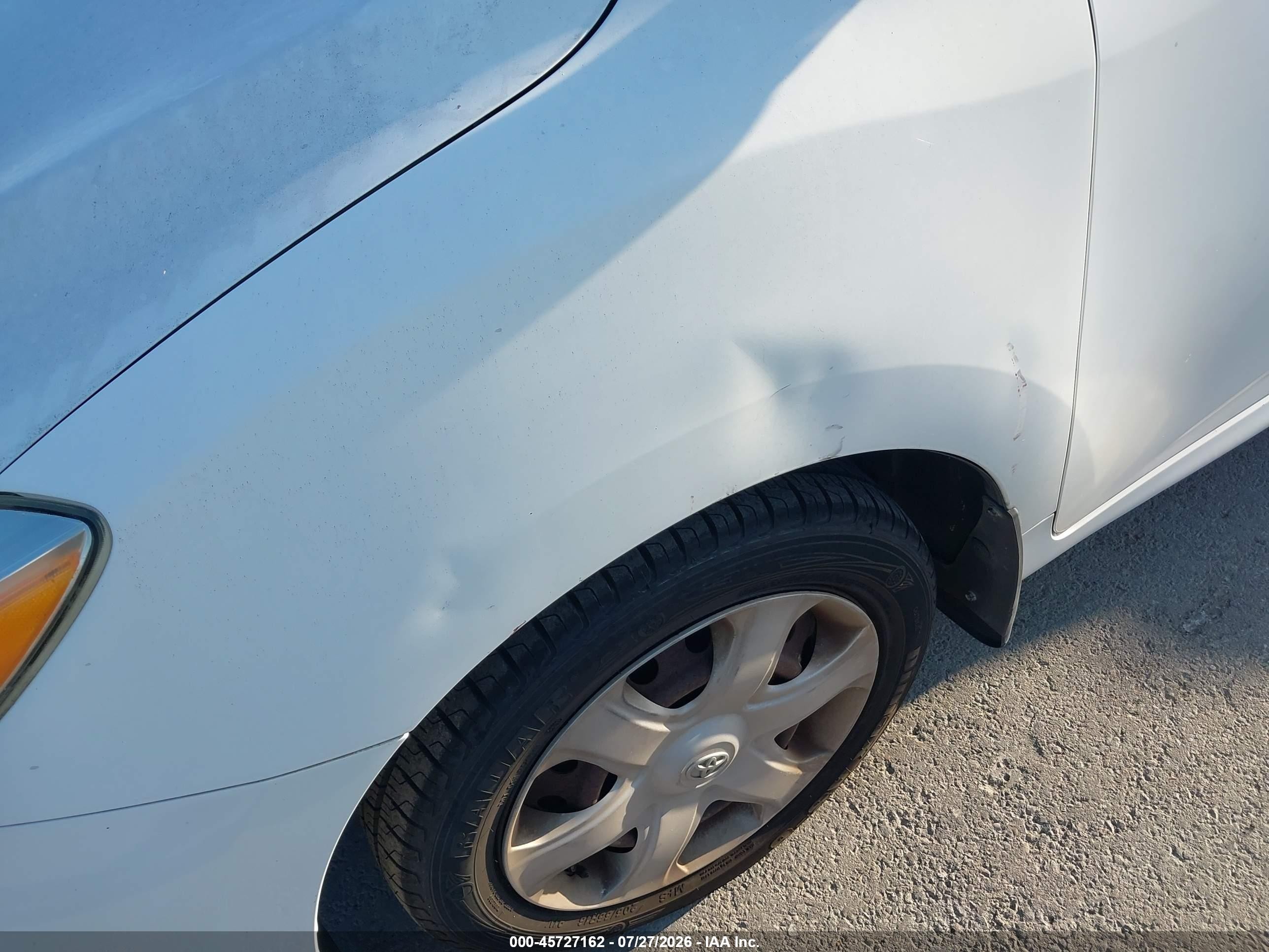 2009 Toyota Matrix   White vin: 2T1KU40E19C037691
