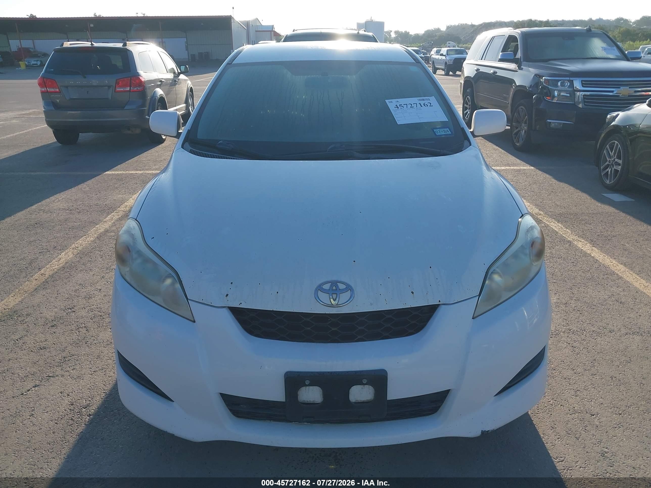 2009 Toyota Matrix   White vin: 2T1KU40E19C037691