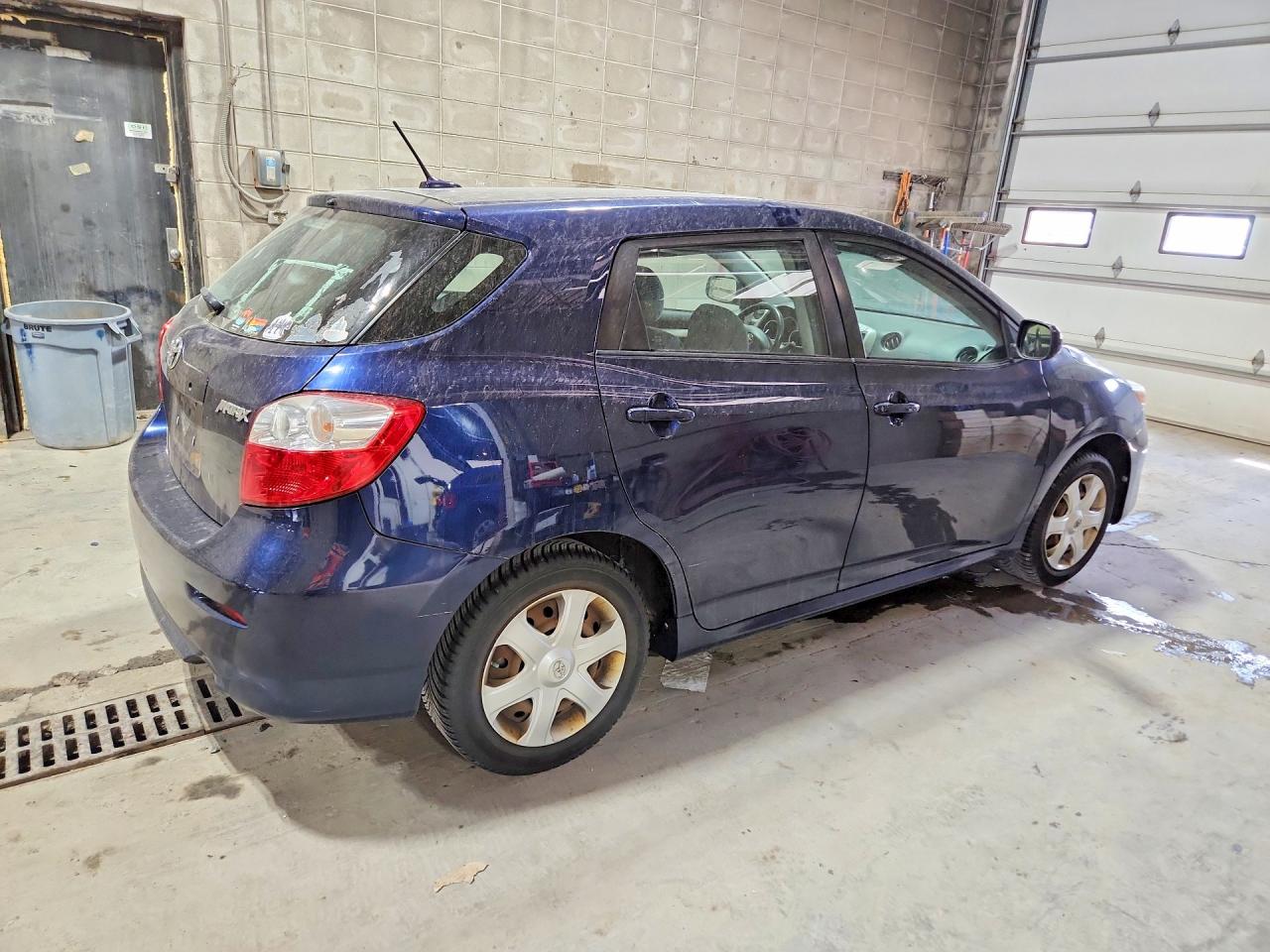 2009 Toyota Matrix Base Blue vin: 2T1KU40E19C038422