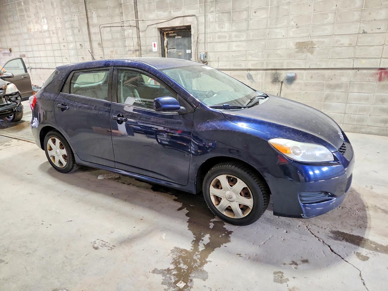 2009 Toyota Matrix Base Blue vin: 2T1KU40E19C038422