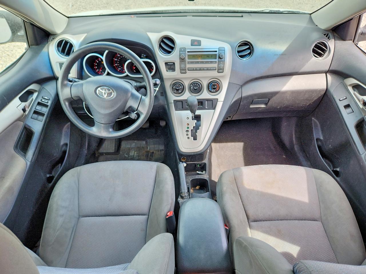 2009 Toyota Matrix Base White vin: 2T1KU40E19C043832