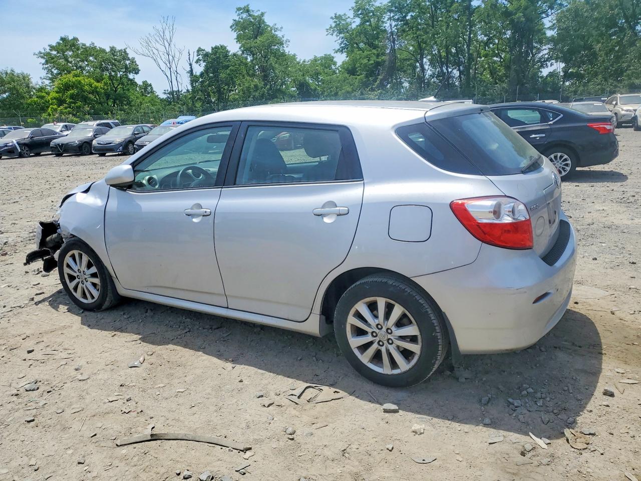 2009 Toyt Matrix Silver vin: 2T1KU40E19C060680