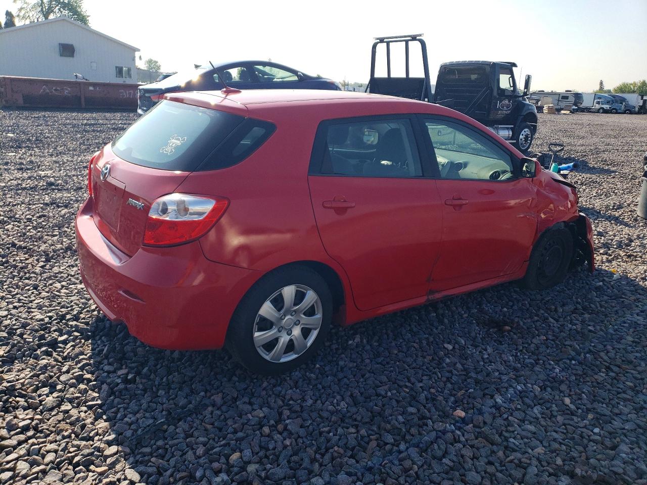 2009 Toyota Matrix Base Red vin: 2T1KU40E19C062977