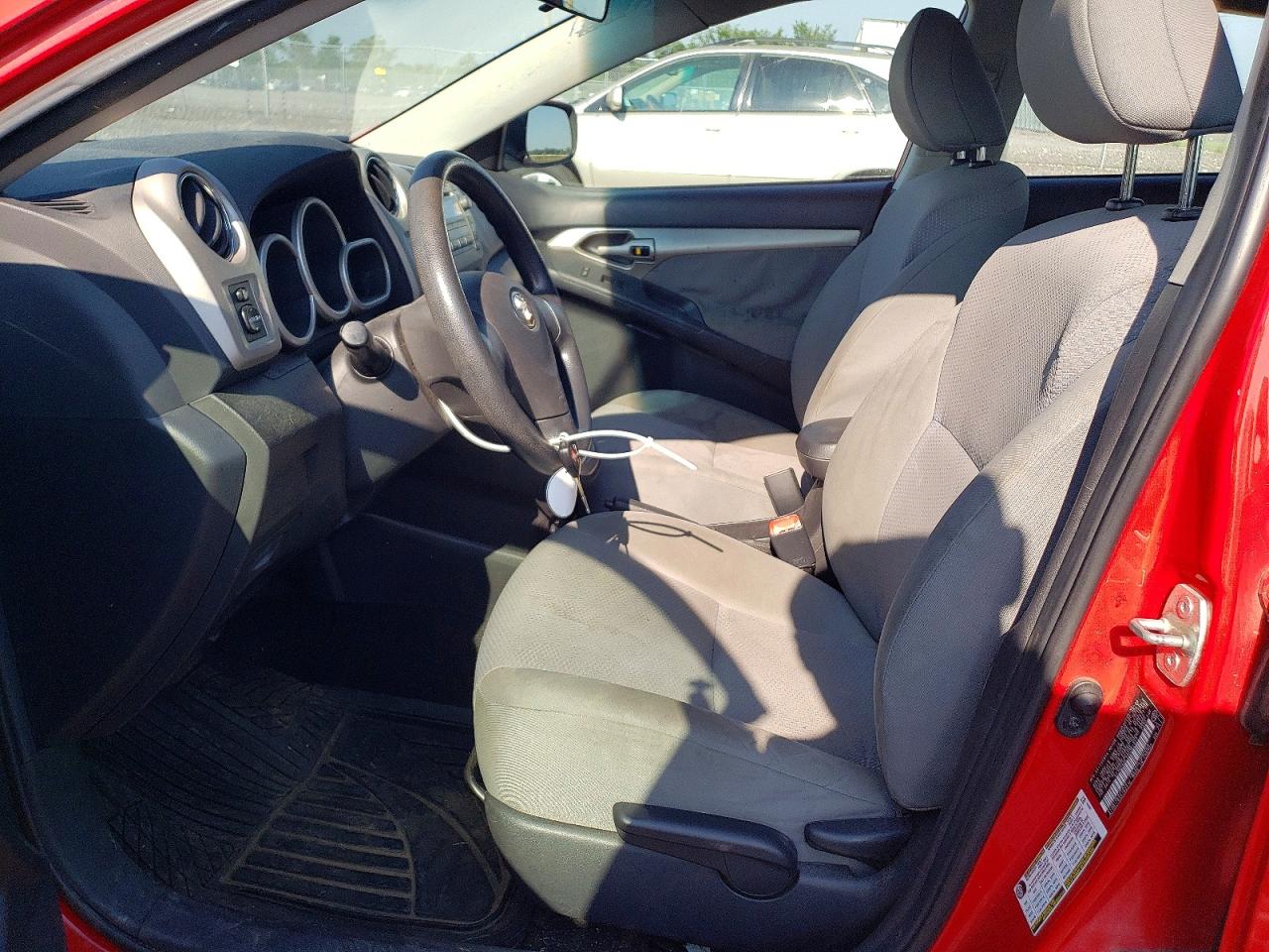 2009 Toyota Matrix Base Red vin: 2T1KU40E19C062977