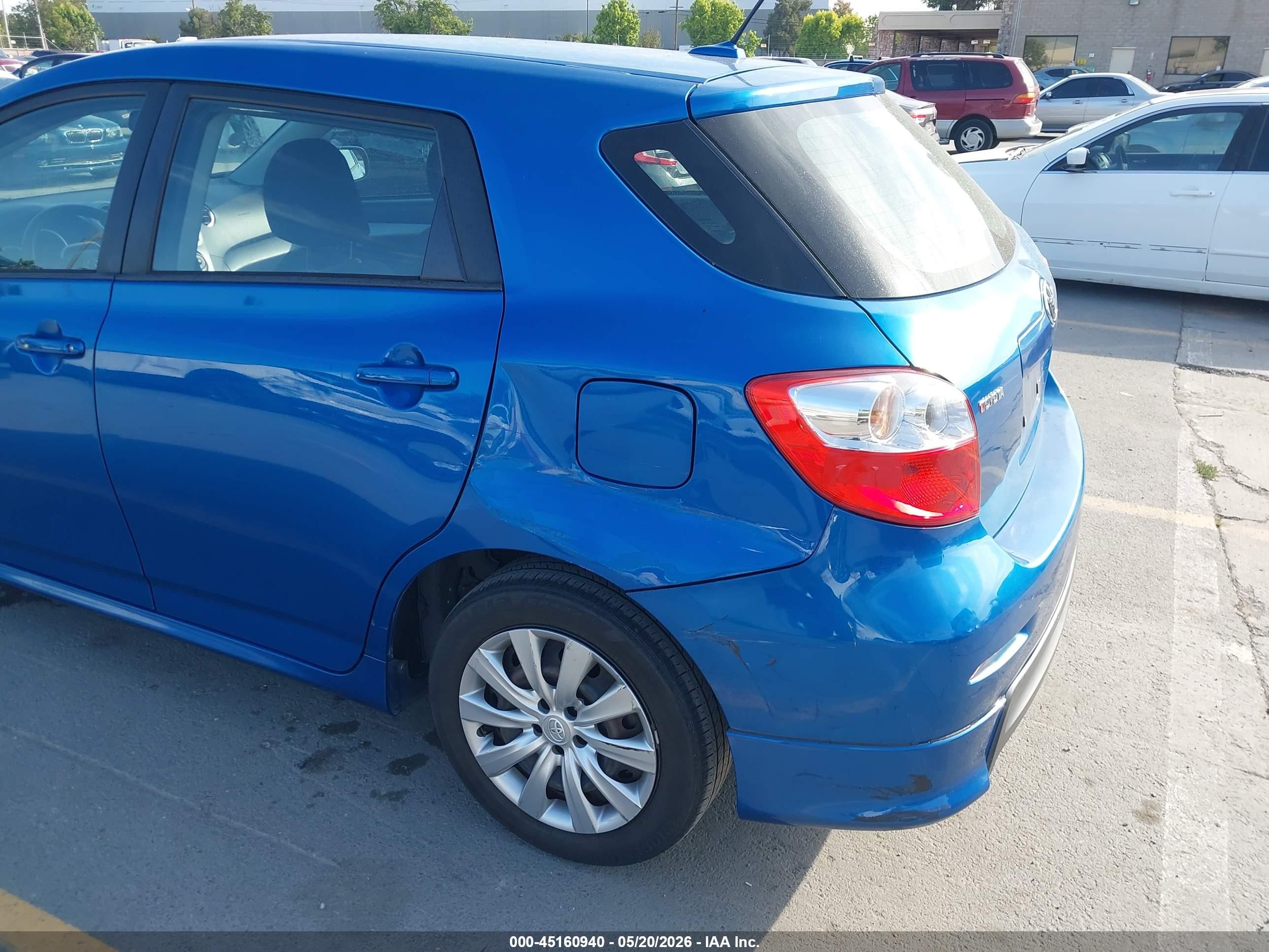 2009 Toyota Matrix   Blue vin: 2T1KU40E19C155661