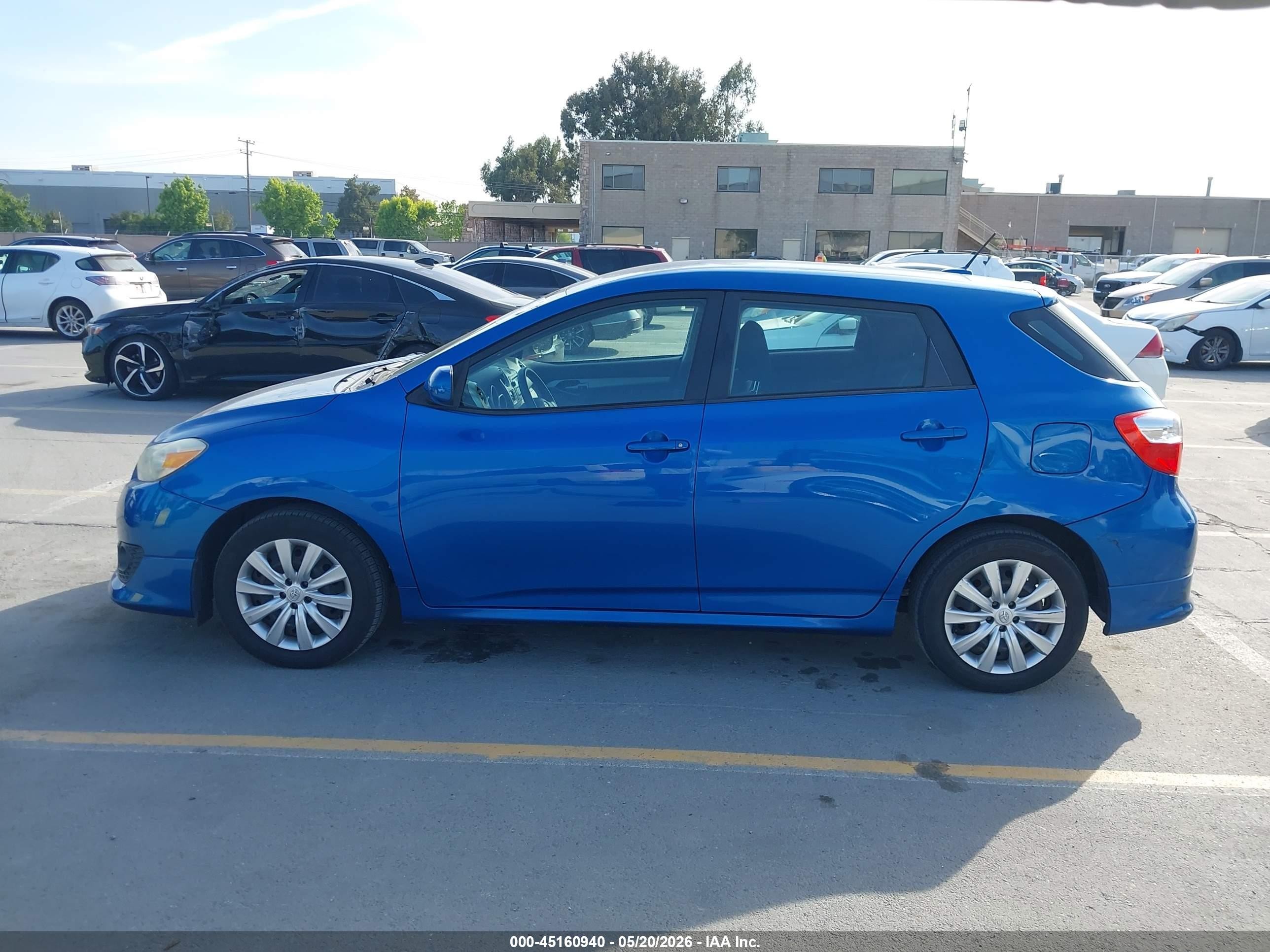 2009 Toyota Matrix   Blue vin: 2T1KU40E19C155661