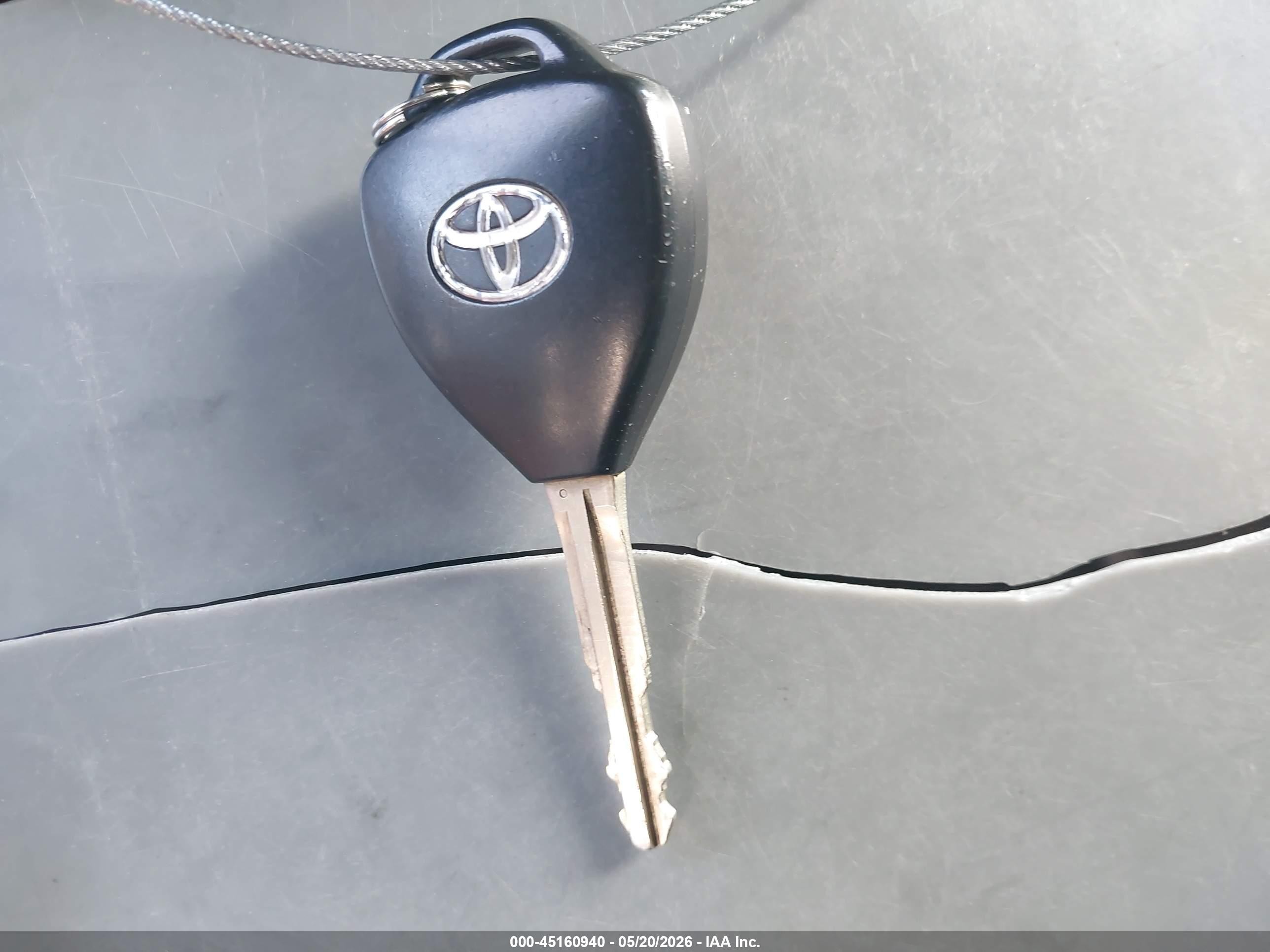 2009 Toyota Matrix   Blue vin: 2T1KU40E19C155661
