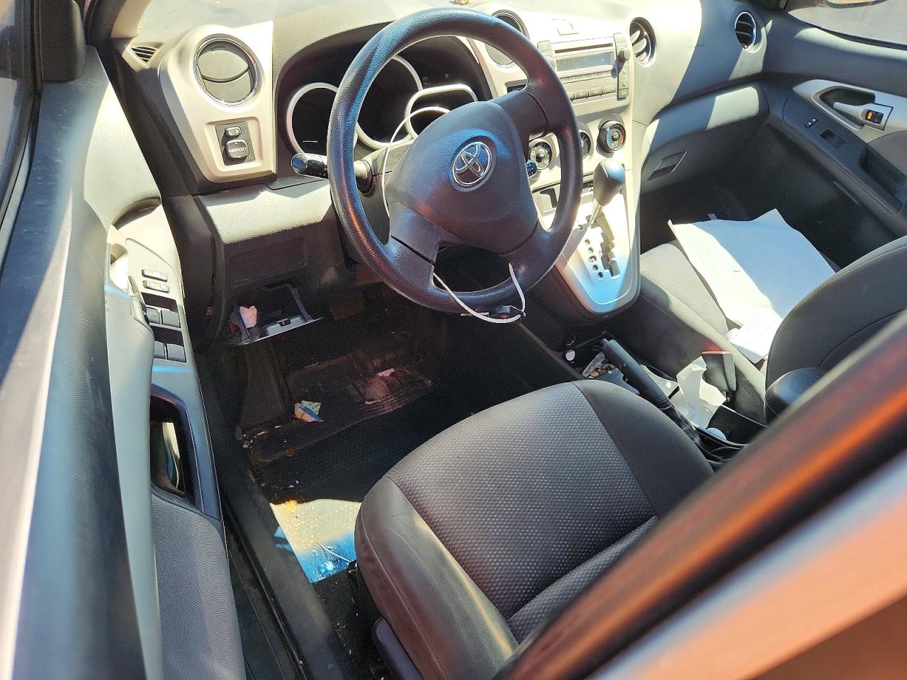 2009 Toyota Matrix Base Silver vin: 2T1KU40E29C004473
