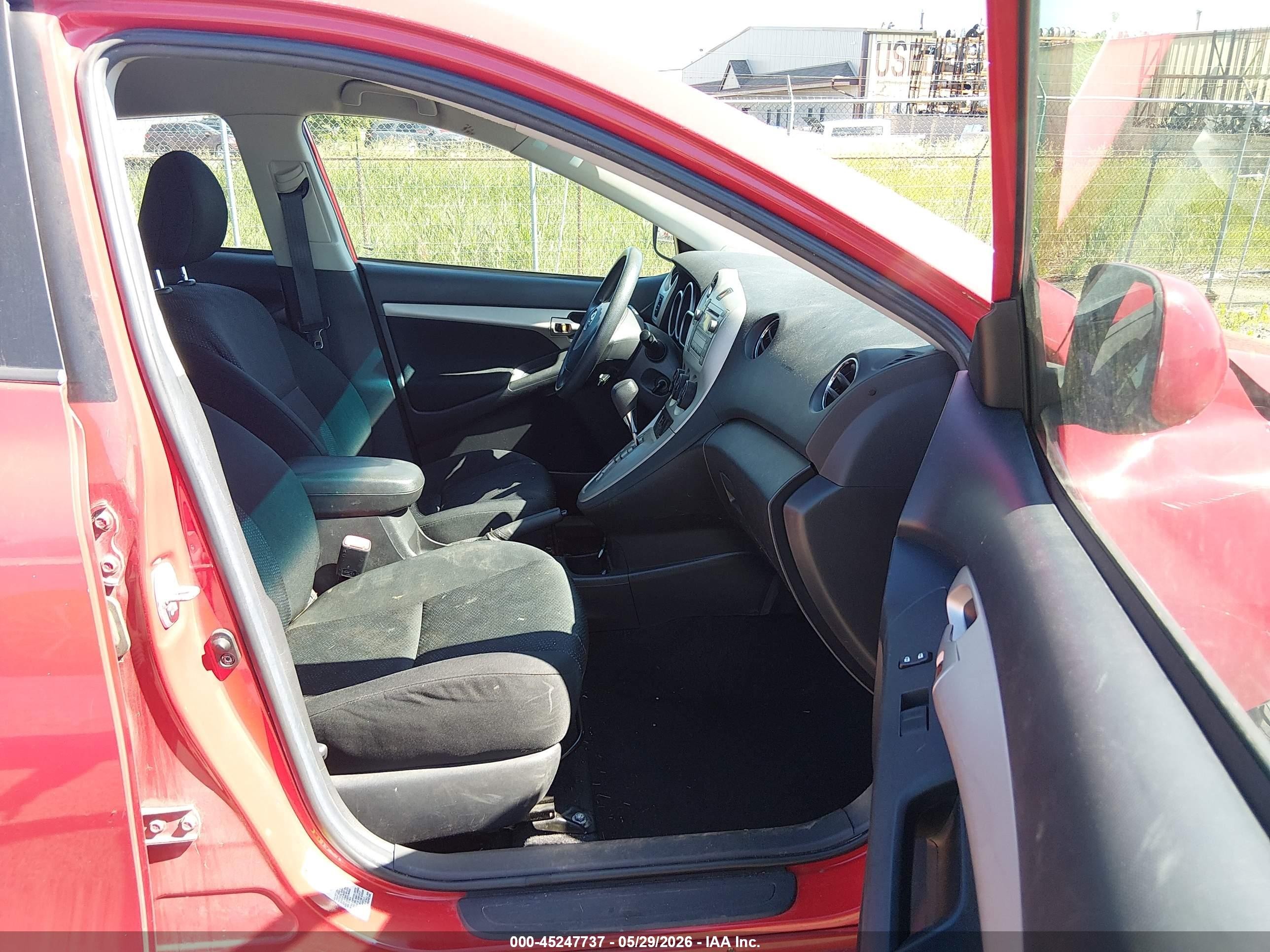 2009 Toyota Matrix   Red vin: 2T1KU40E29C064446