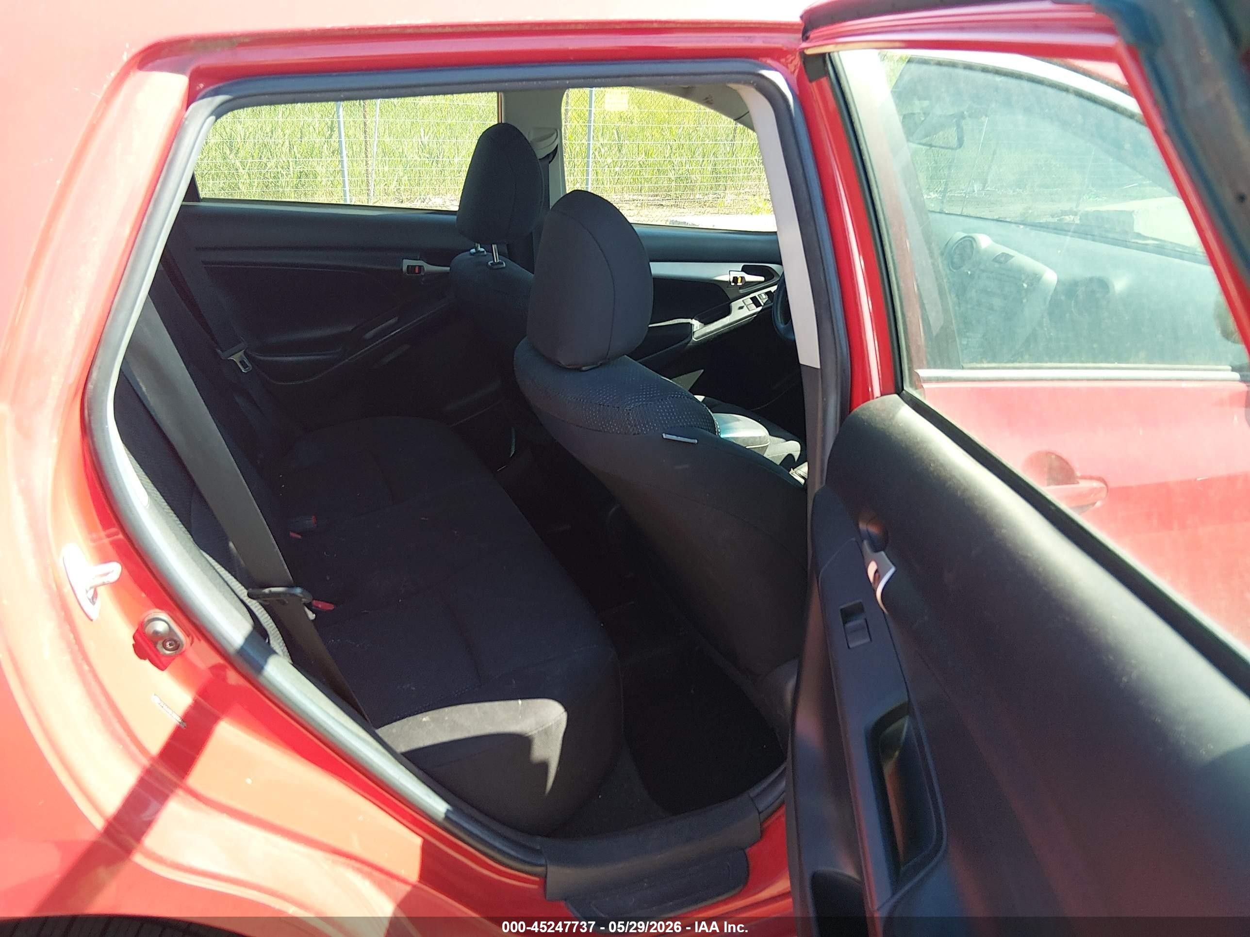 2009 Toyota Matrix   Red vin: 2T1KU40E29C064446