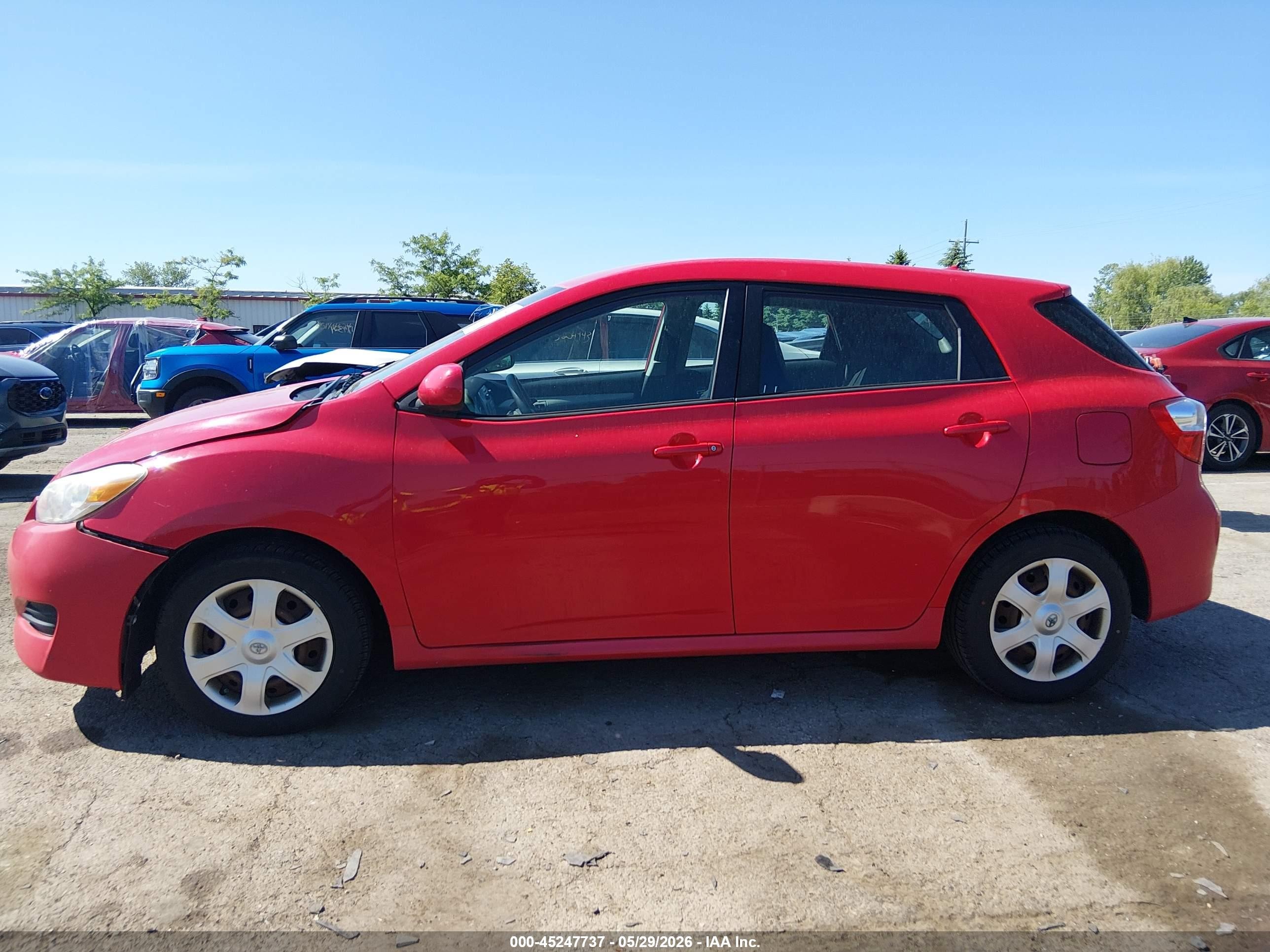 2009 Toyota Matrix   Red vin: 2T1KU40E29C064446