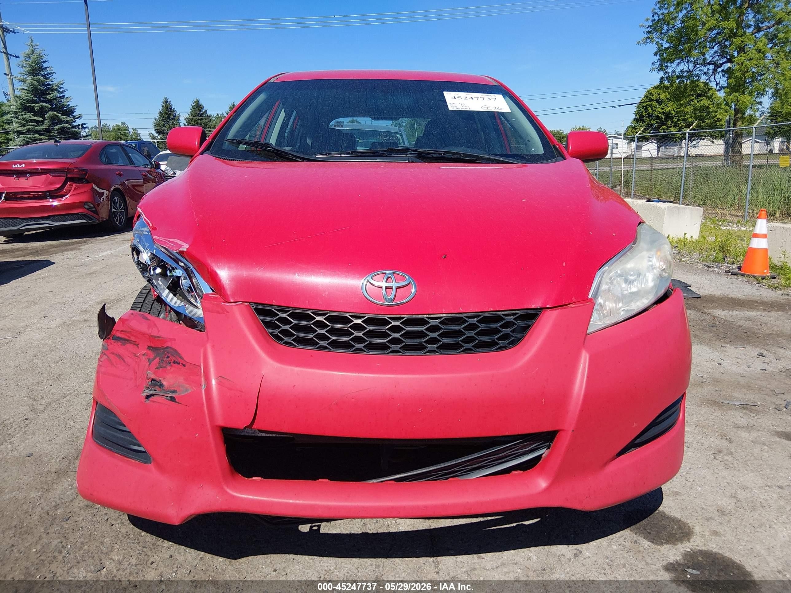 2009 Toyota Matrix   Red vin: 2T1KU40E29C064446