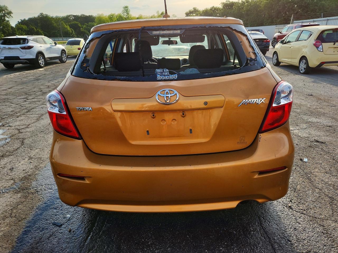 2009 Toyota Matrix Base Оранжевый vin: 2T1KU40E39C027888