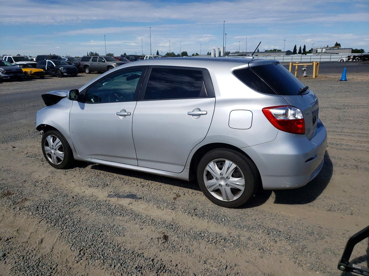 2009 Toyota Matrix Base Серебряный vin: 2T1KU40E39C061118