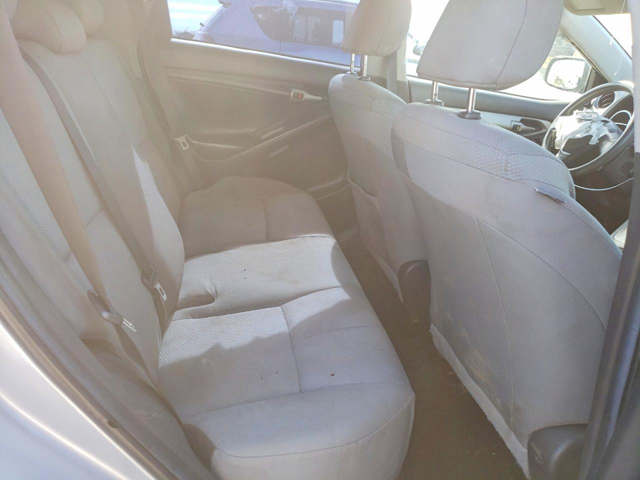 2009 Toyota Matrix Base Серебряный vin: 2T1KU40E39C061118