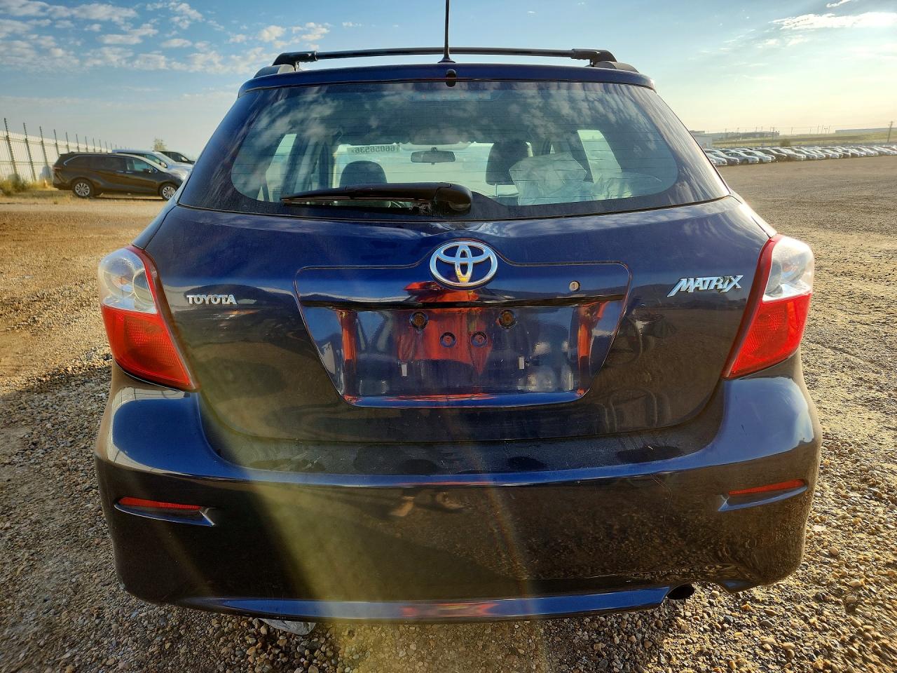 2009 Toyota Corolla Matrix Base Blue vin: 2T1KU40E39C076234