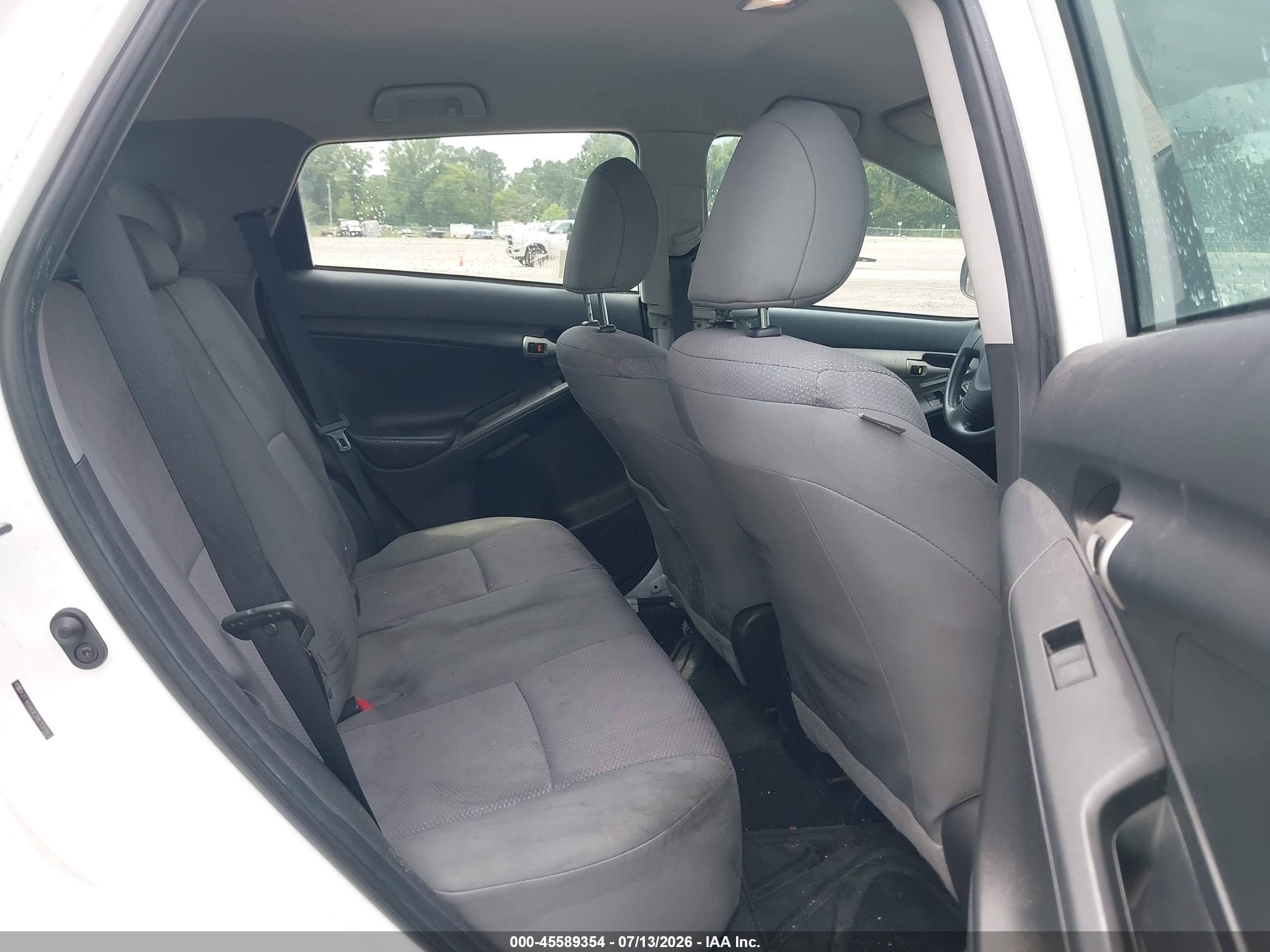 2009 Toyota Matrix   Белый vin: 2T1KU40E39C137842