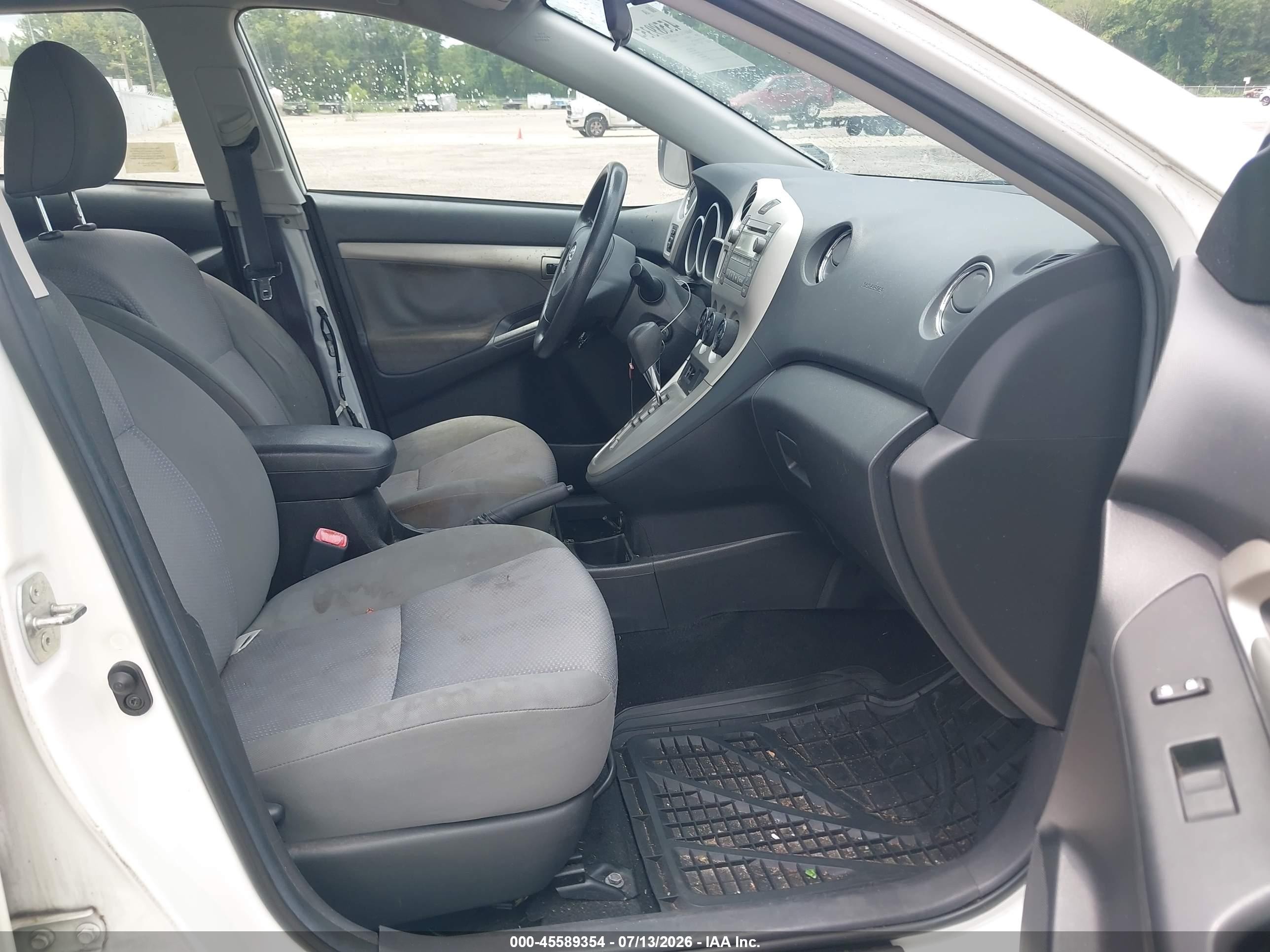 2009 Toyota Matrix   Белый vin: 2T1KU40E39C137842
