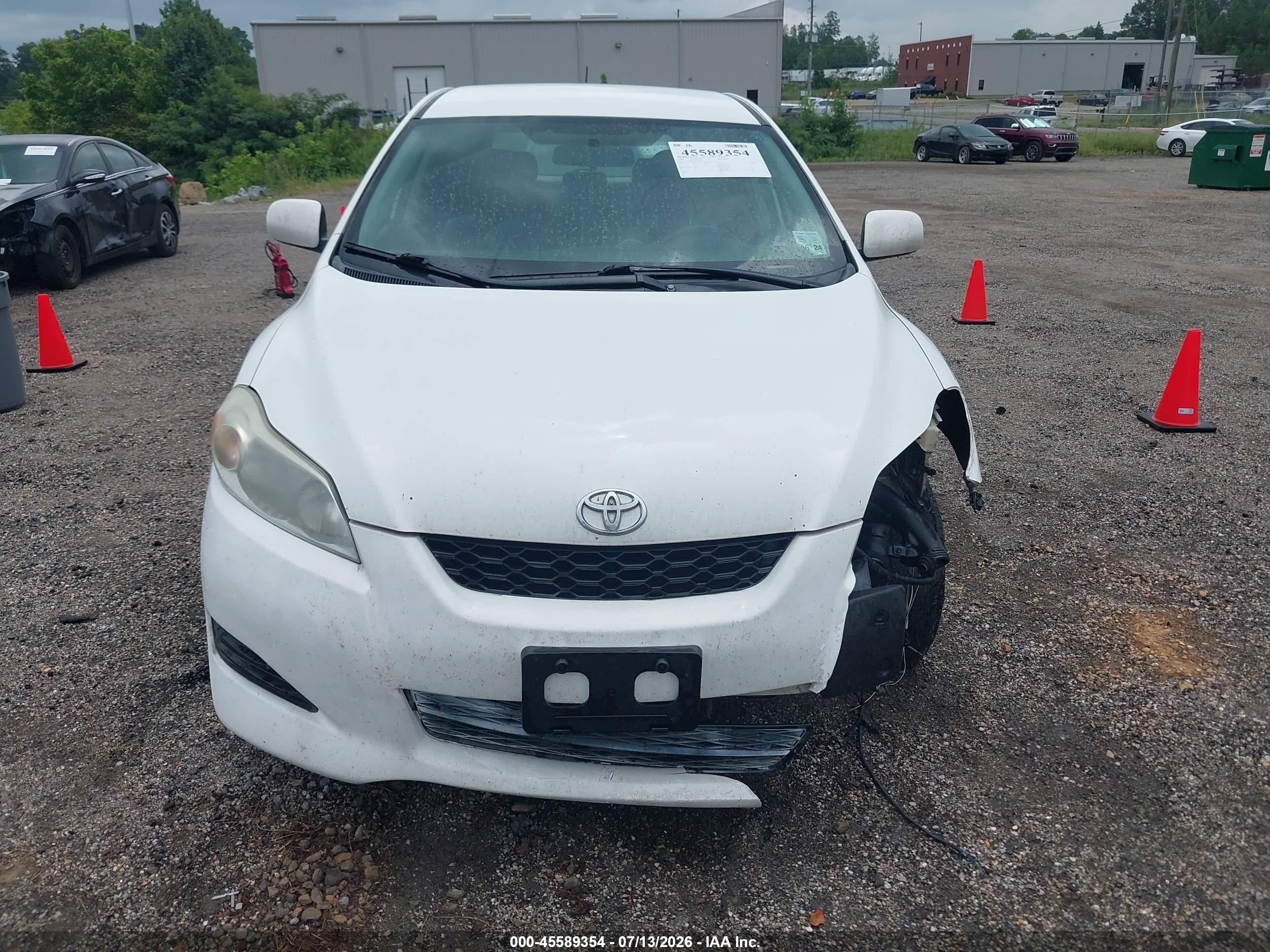 2009 Toyota Matrix   Белый vin: 2T1KU40E39C137842