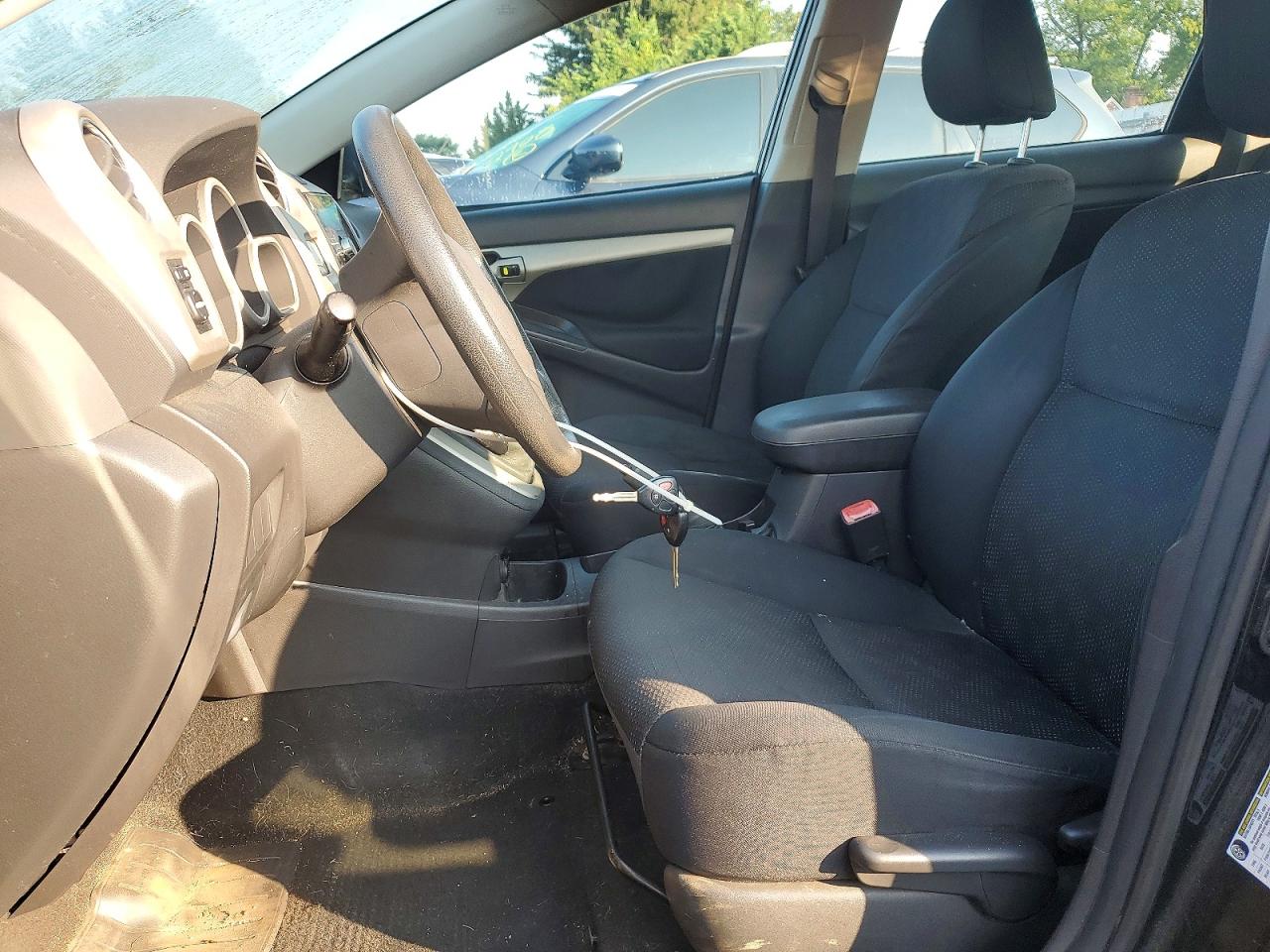 2009 Toyota Matrix Base Black vin: 2T1KU40E49C021260