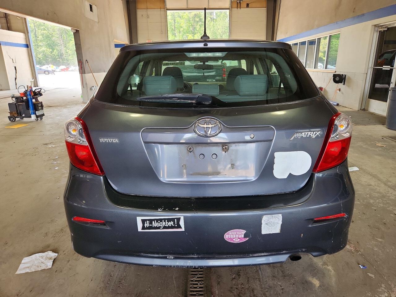 2009 Toyota Matrix Base Серый vin: 2T1KU40E49C034526