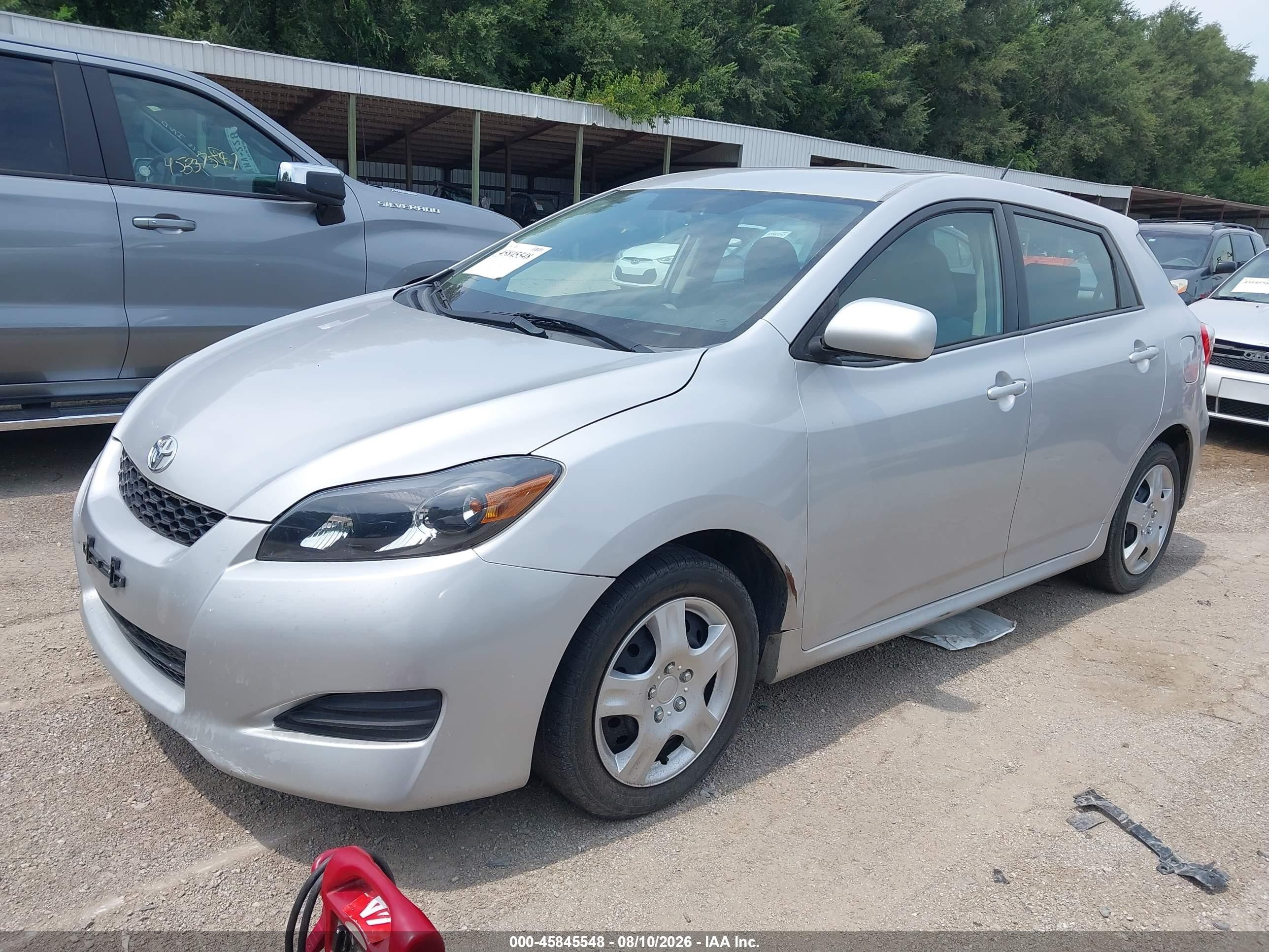 2009 Toyota Matrix   Silver vin: 2T1KU40E49C070829