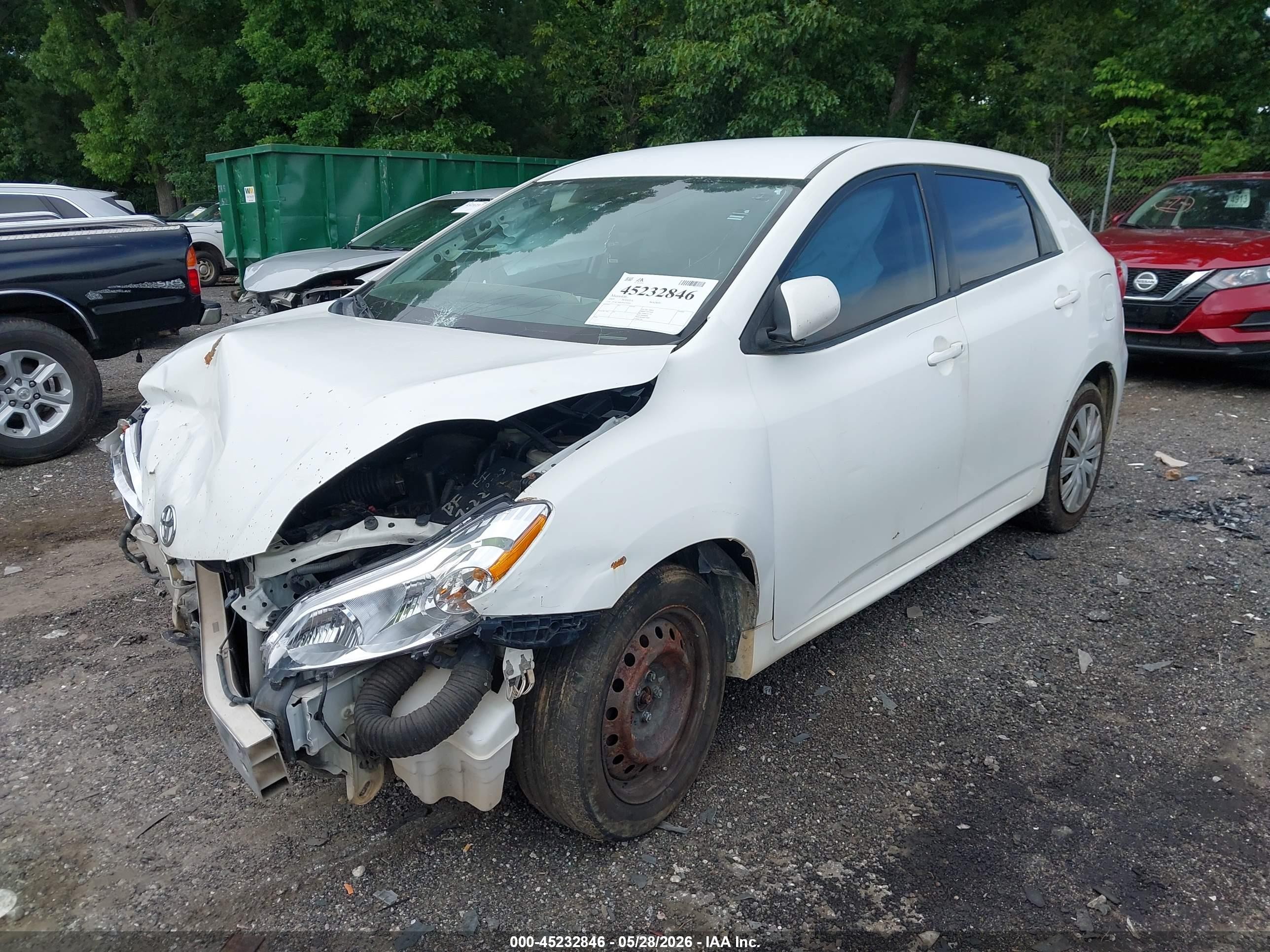 2009 Toyota Matrix   White vin: 2T1KU40E49C070930