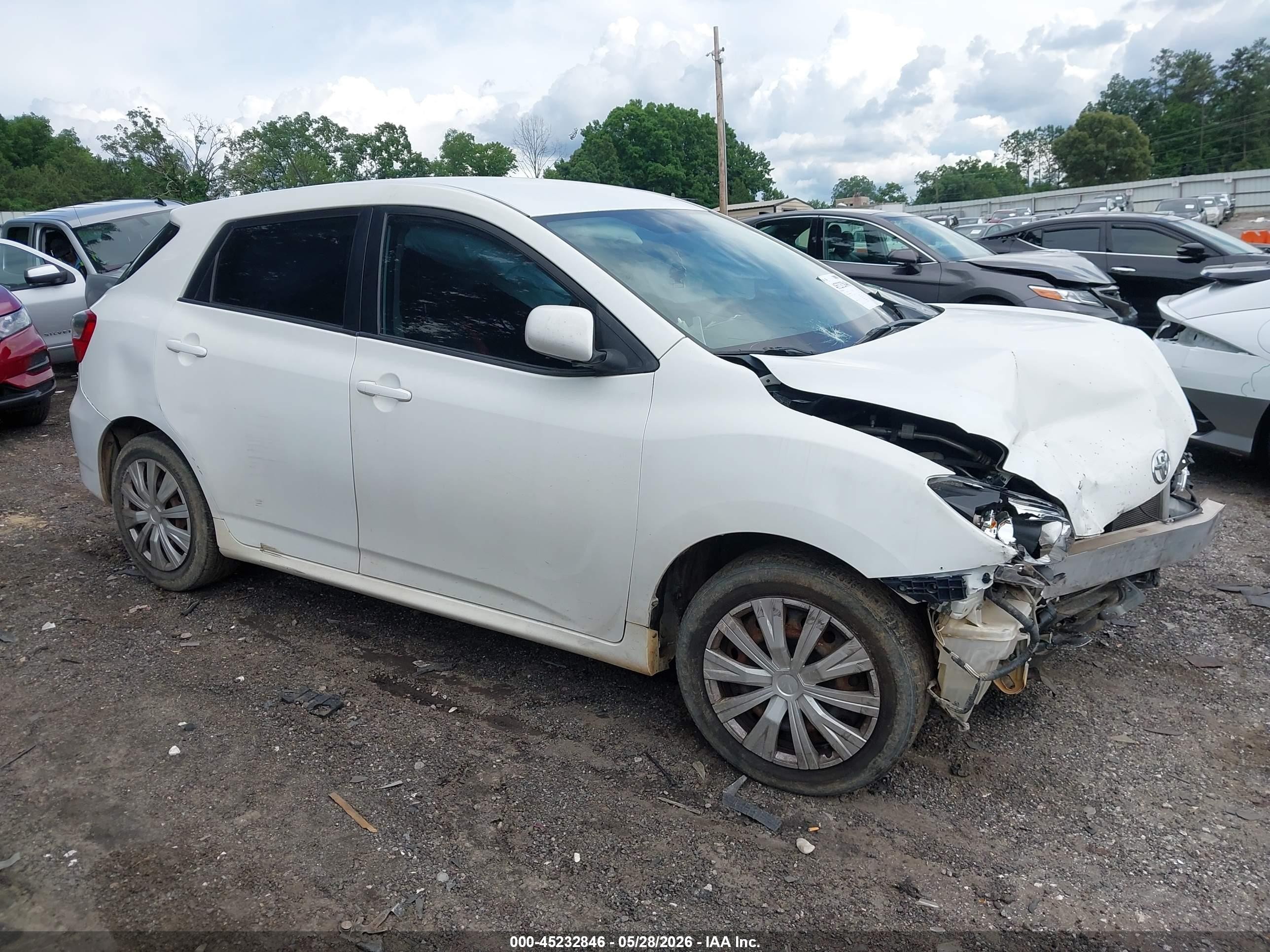 2009 Toyota Matrix   White vin: 2T1KU40E49C070930