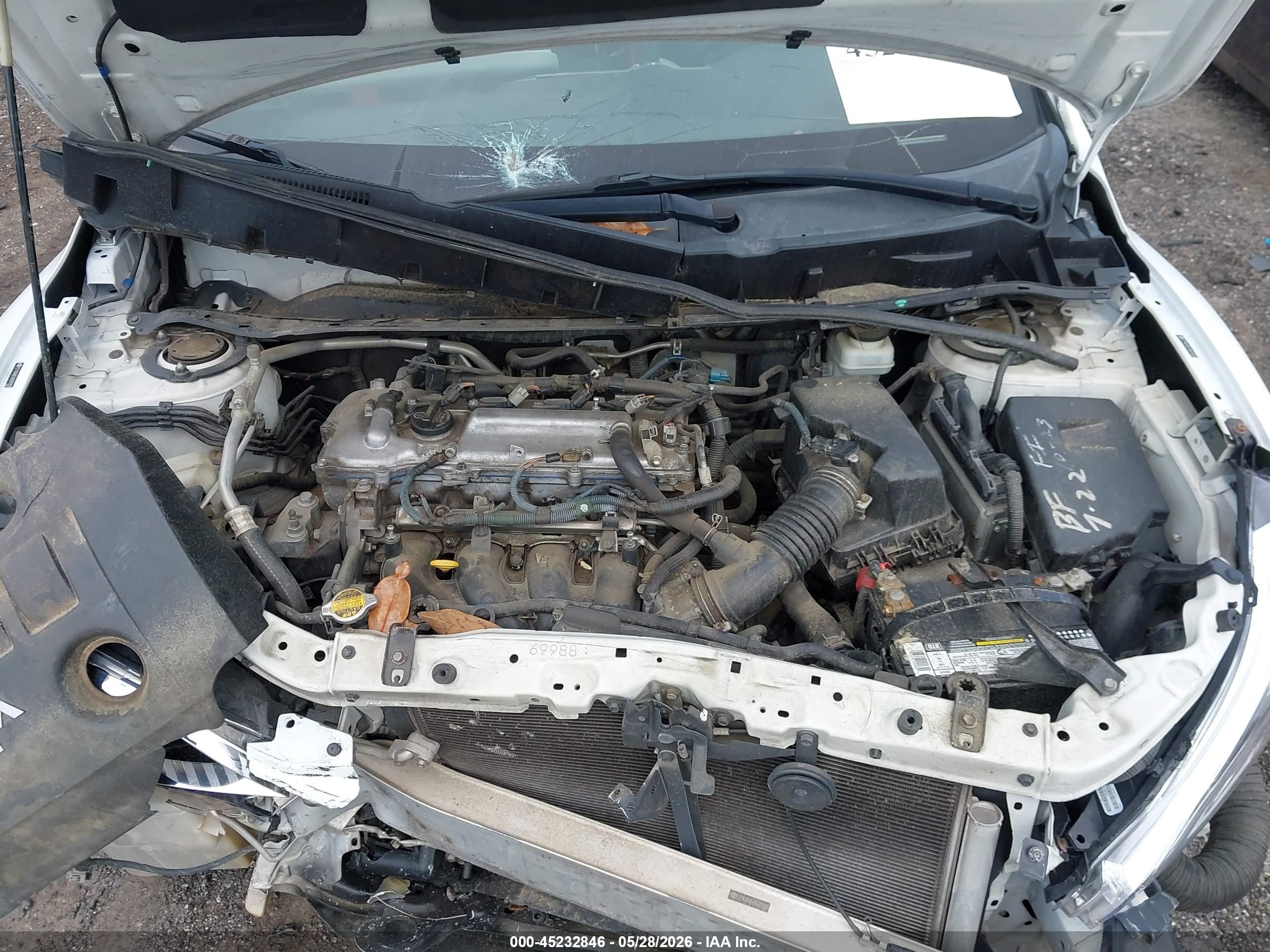 2009 Toyota Matrix   White vin: 2T1KU40E49C070930