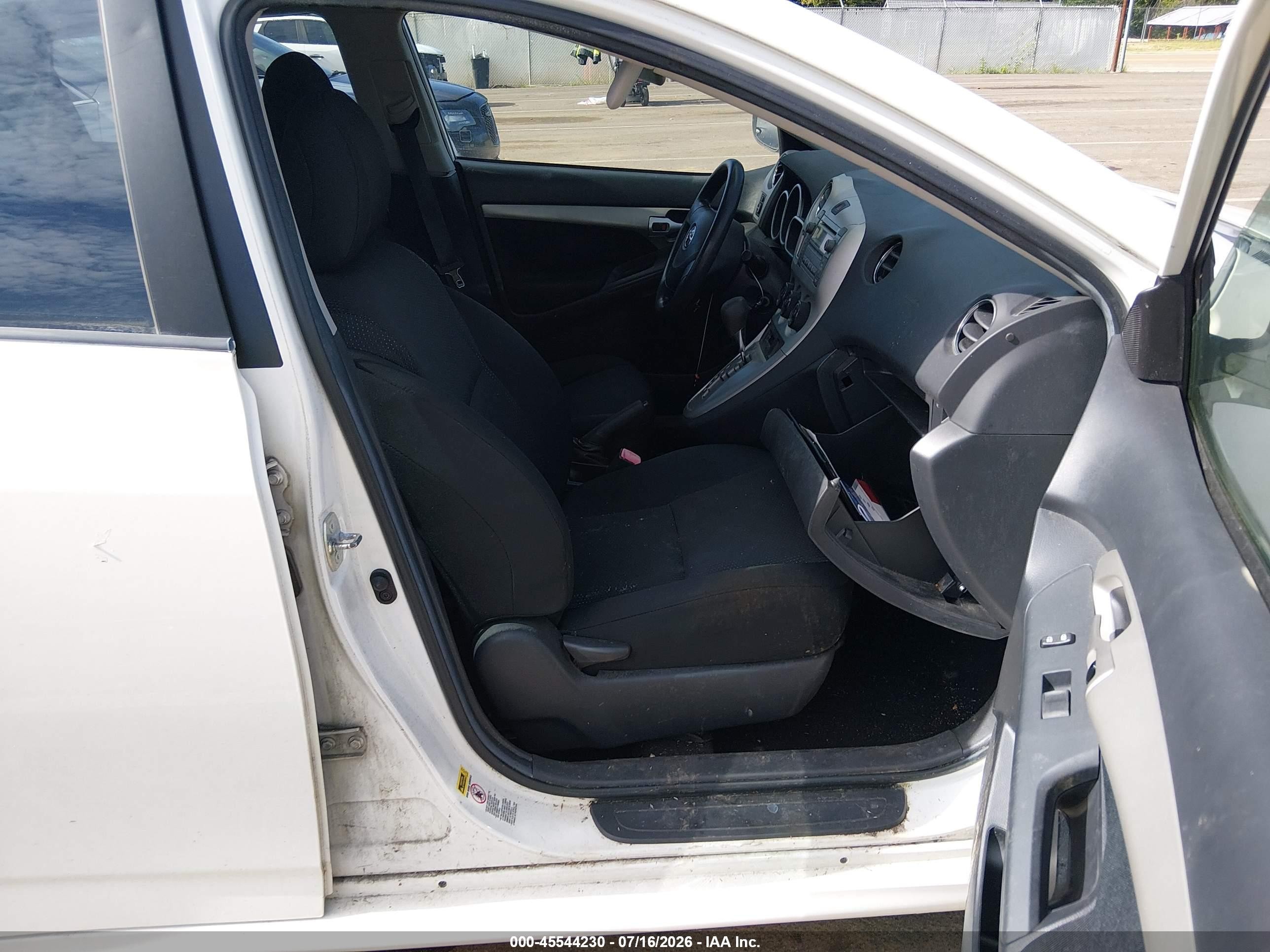 2009 Toyota Matrix   Белый vin: 2T1KU40E49C075531