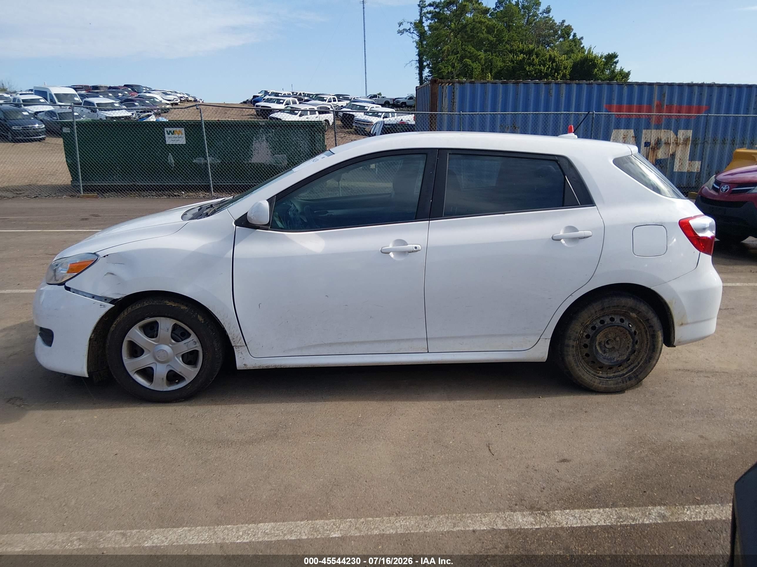 2009 Toyota Matrix   Белый vin: 2T1KU40E49C075531