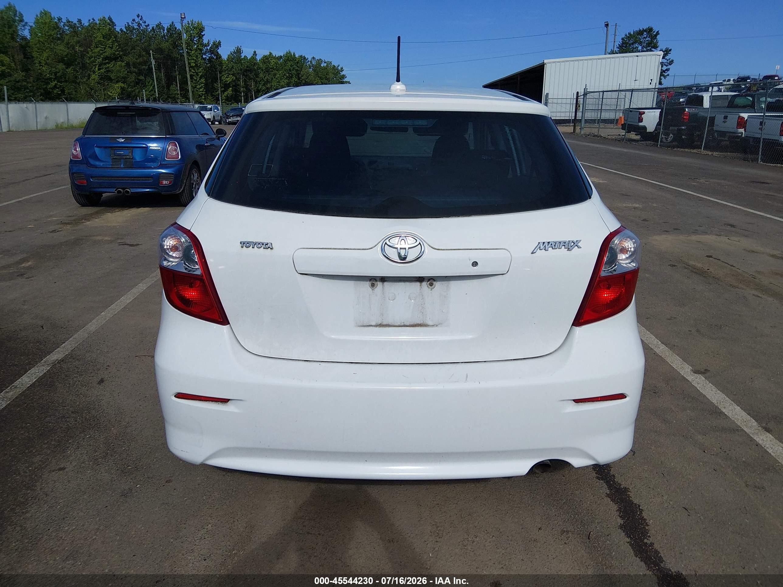 2009 Toyota Matrix   Белый vin: 2T1KU40E49C075531