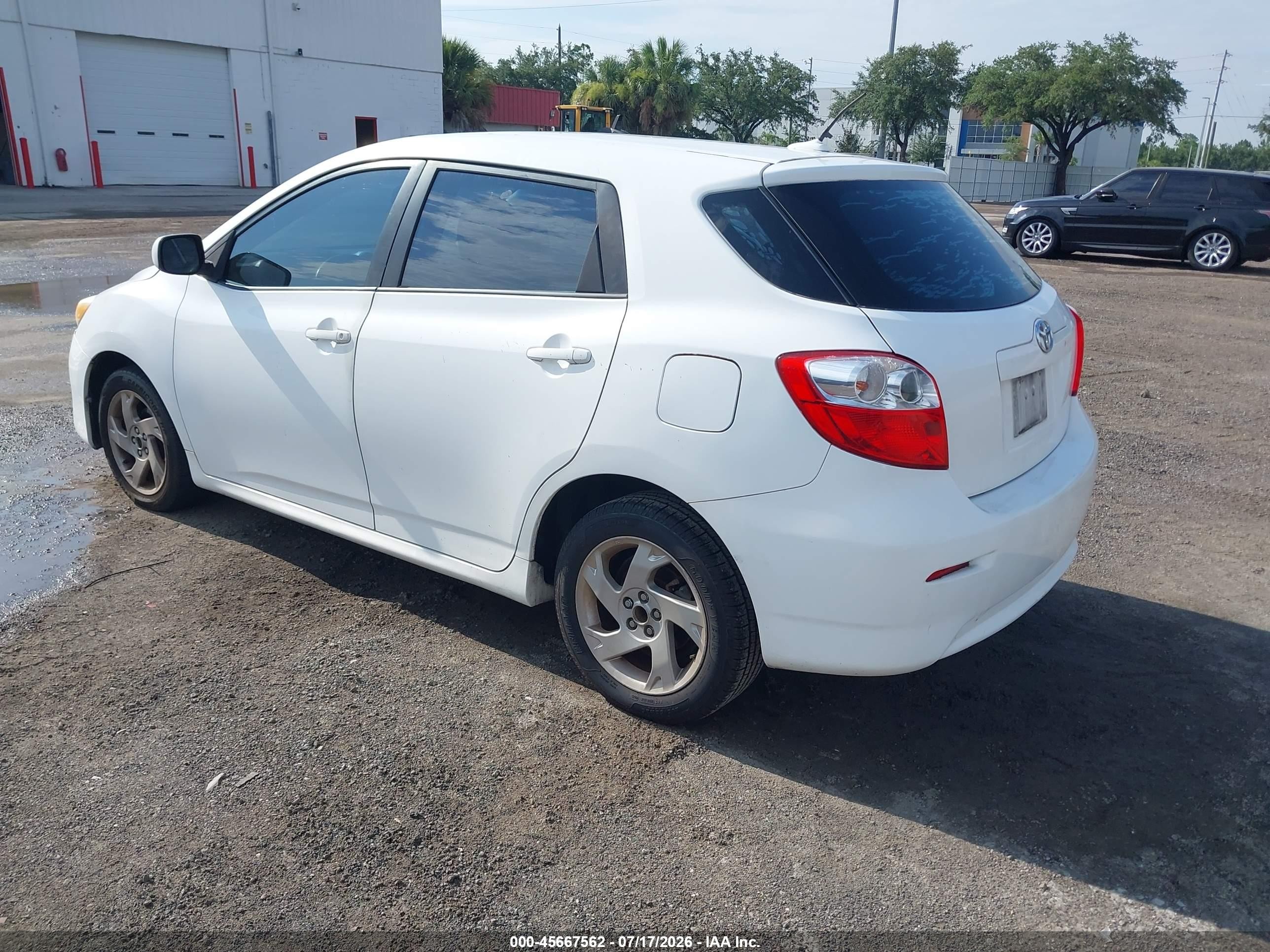2009 Toyota Matrix   White vin: 2T1KU40E49C134268