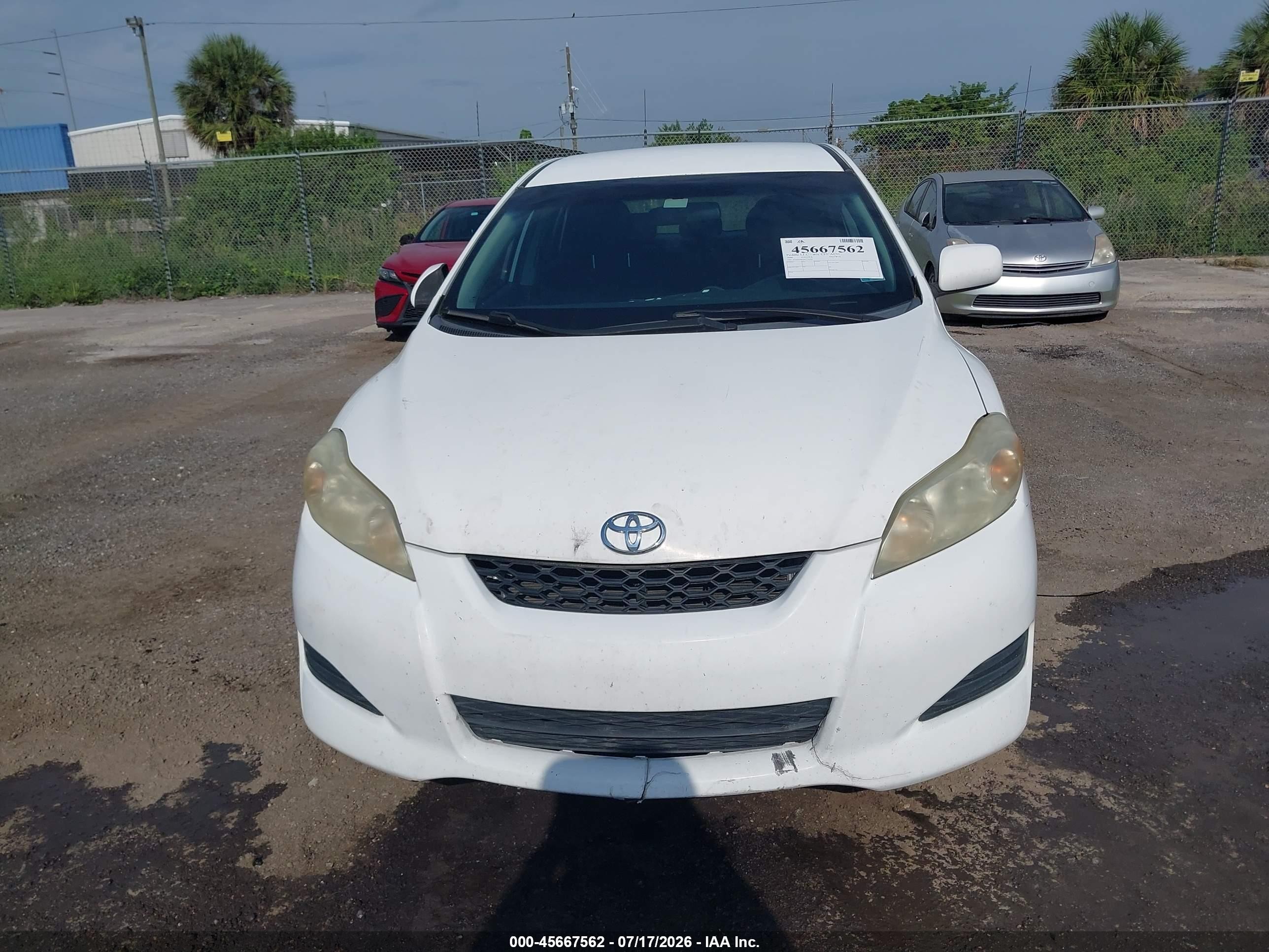 2009 Toyota Matrix   White vin: 2T1KU40E49C134268