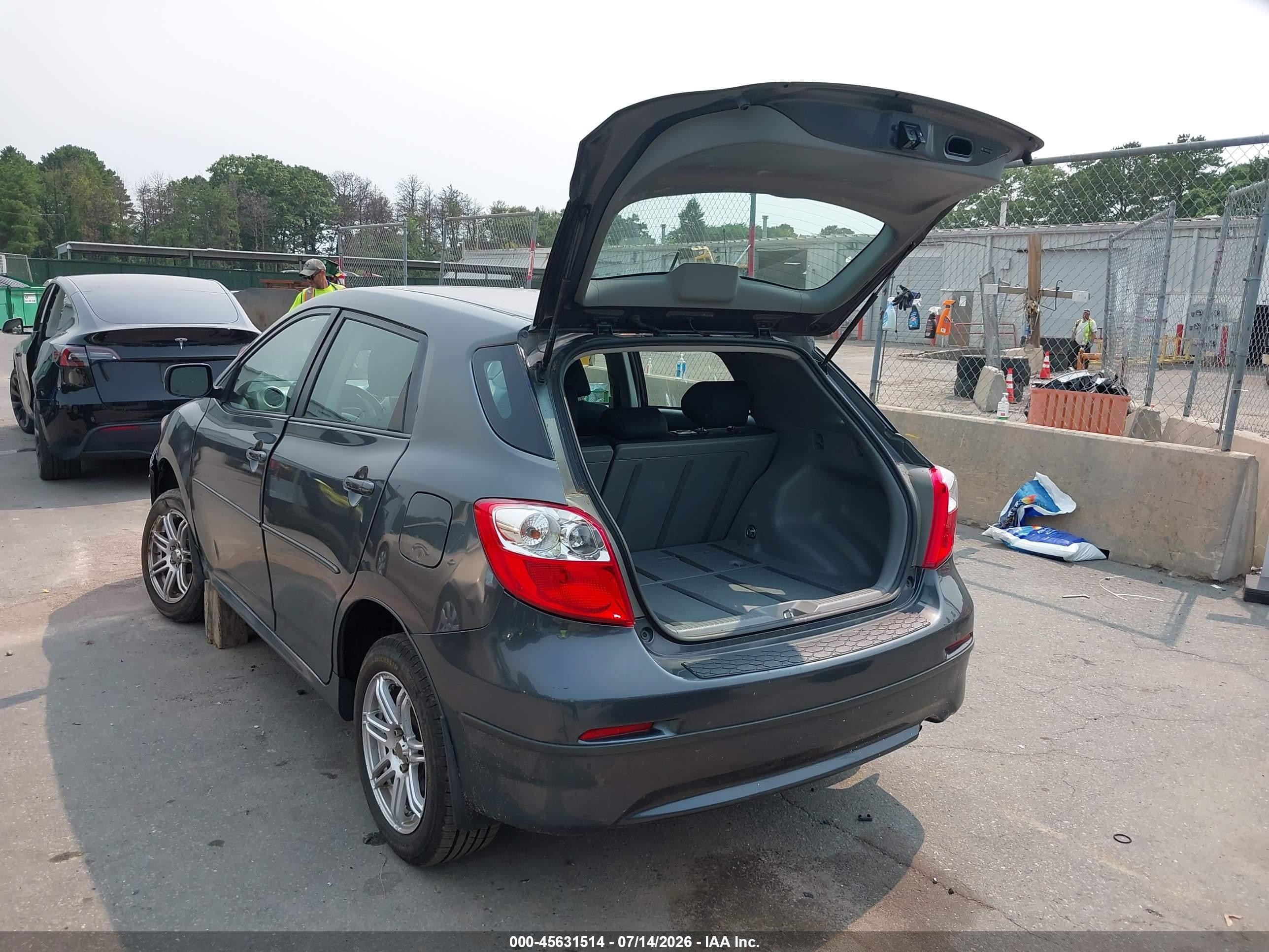 2009 Toyota Matrix   Gray vin: 2T1KU40E49C135467